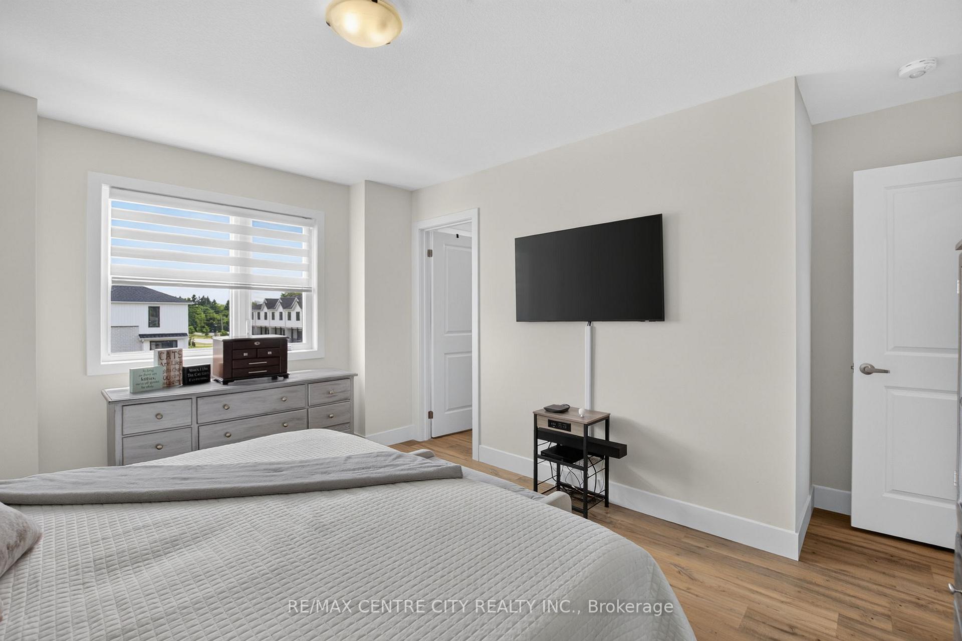 Photo 27 of Unit 56, 1595 Capri Crescent, London, North S — HOMEH