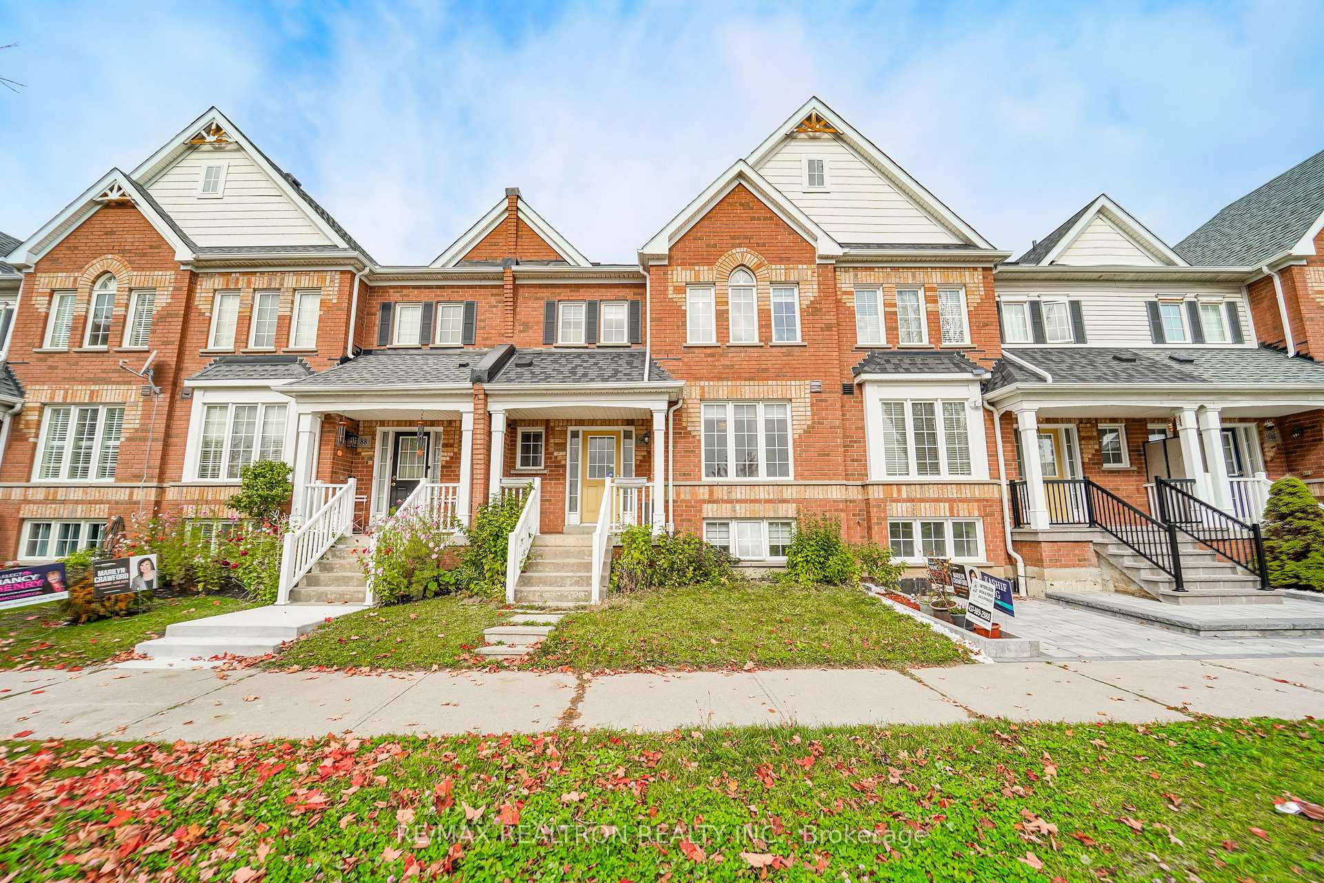 Photo 3 of 90 Williamson Drive E, Ajax, Northeast Ajax — HOMEH