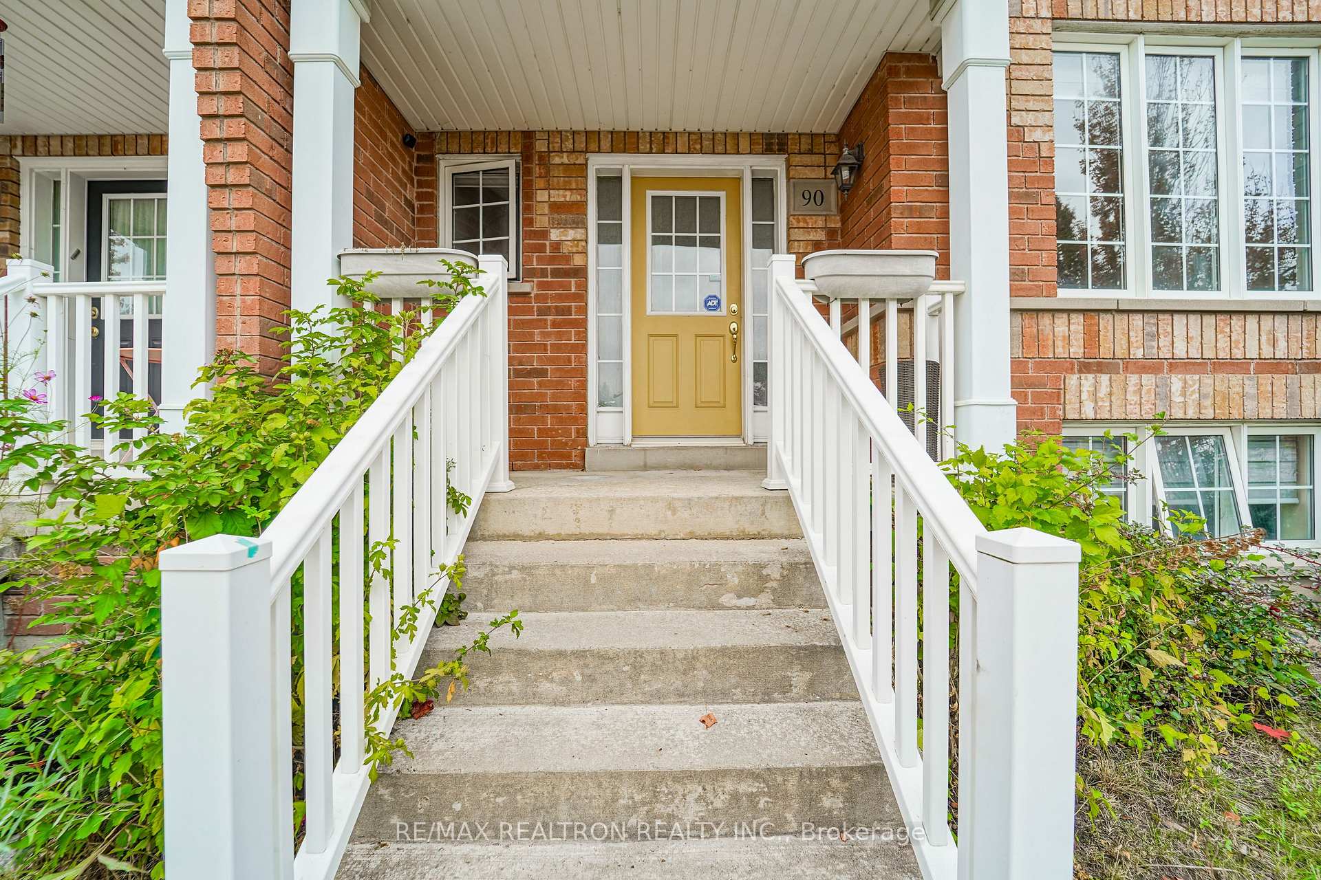 Photo 4 of 90 Williamson Drive E, Ajax, Northeast Ajax — HOMEH