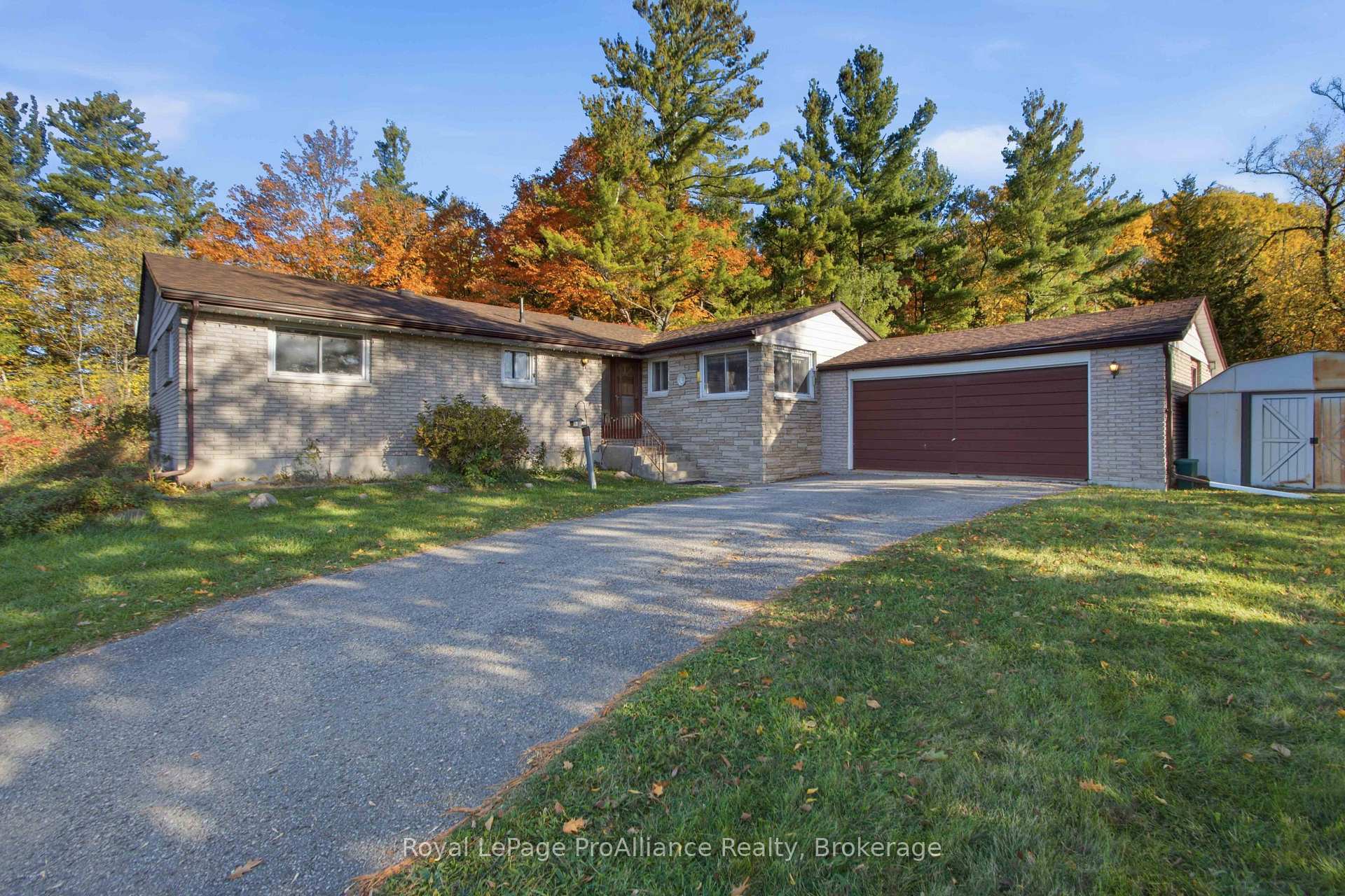Front of 1347 Stockdale Road