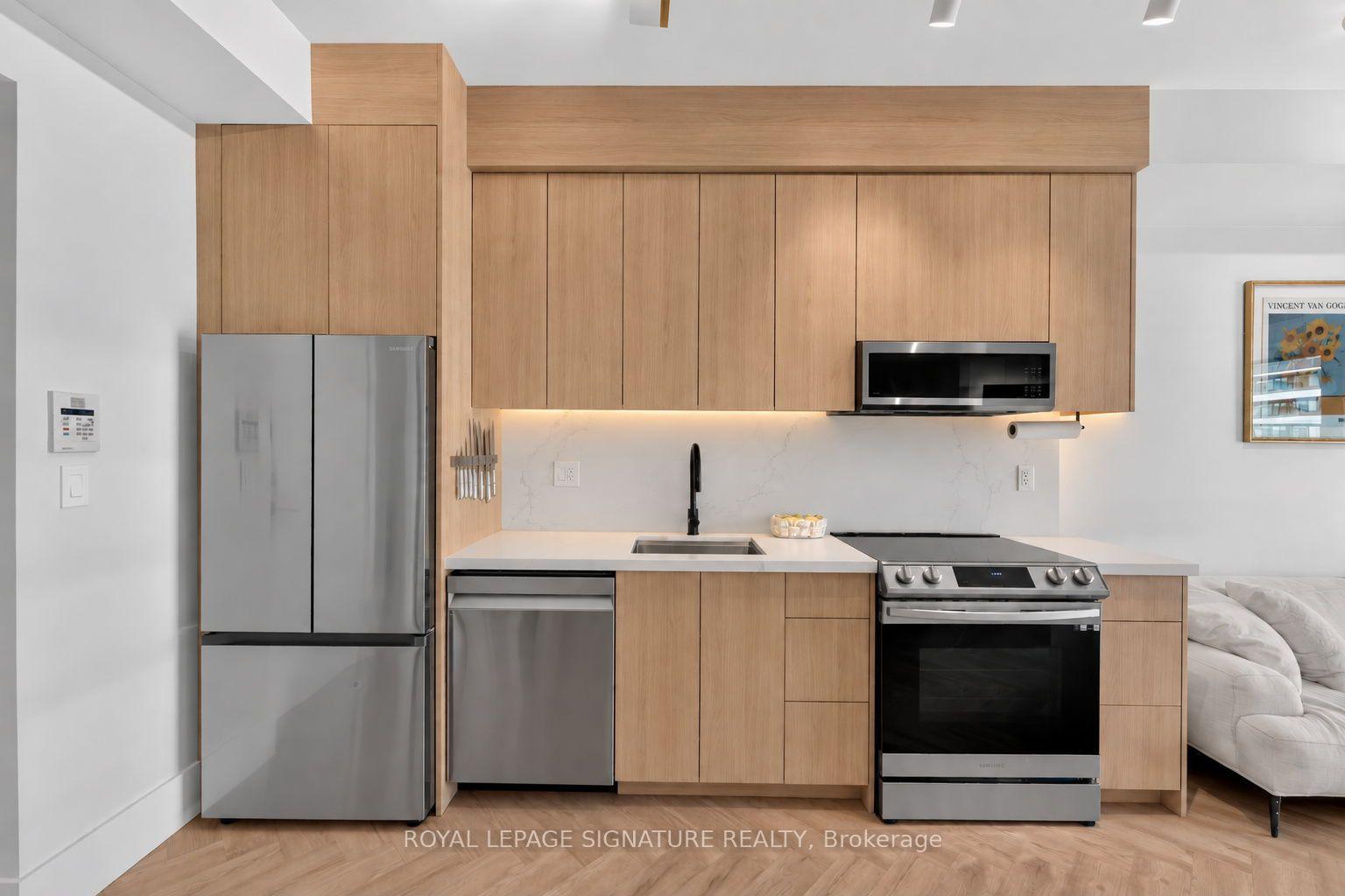 Photo 4 of Unit 706, 33 Shore Breeze Drive, Etobicoke, Mimico — HOMEH
