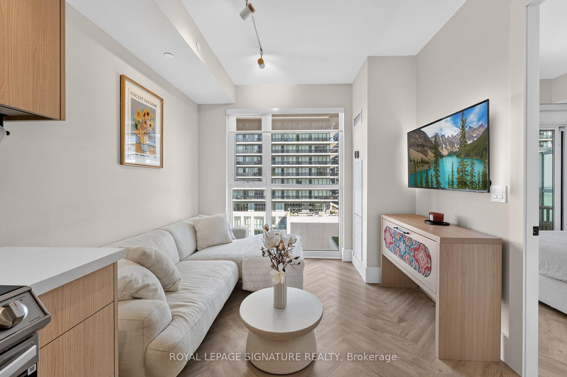Photo 5 of Unit 706, 33 Shore Breeze Drive, Etobicoke, Mimico — HOMEH