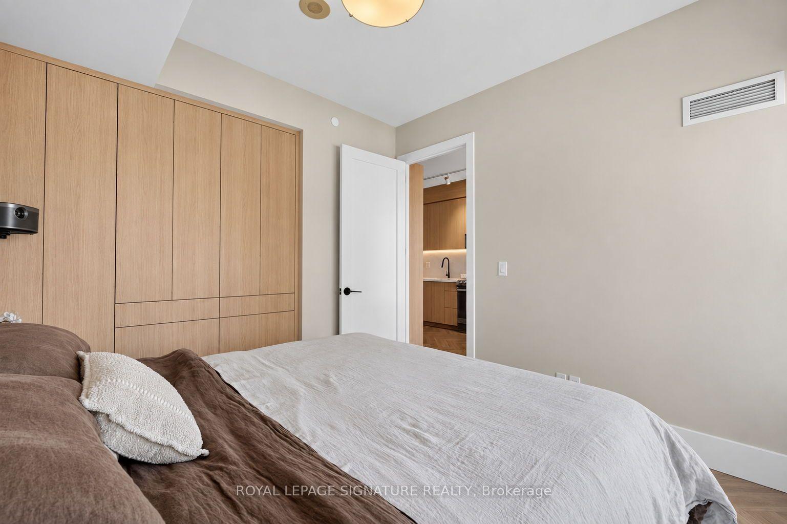 Photo 10 of Unit 706, 33 Shore Breeze Drive, Etobicoke, Mimico — HOMEH