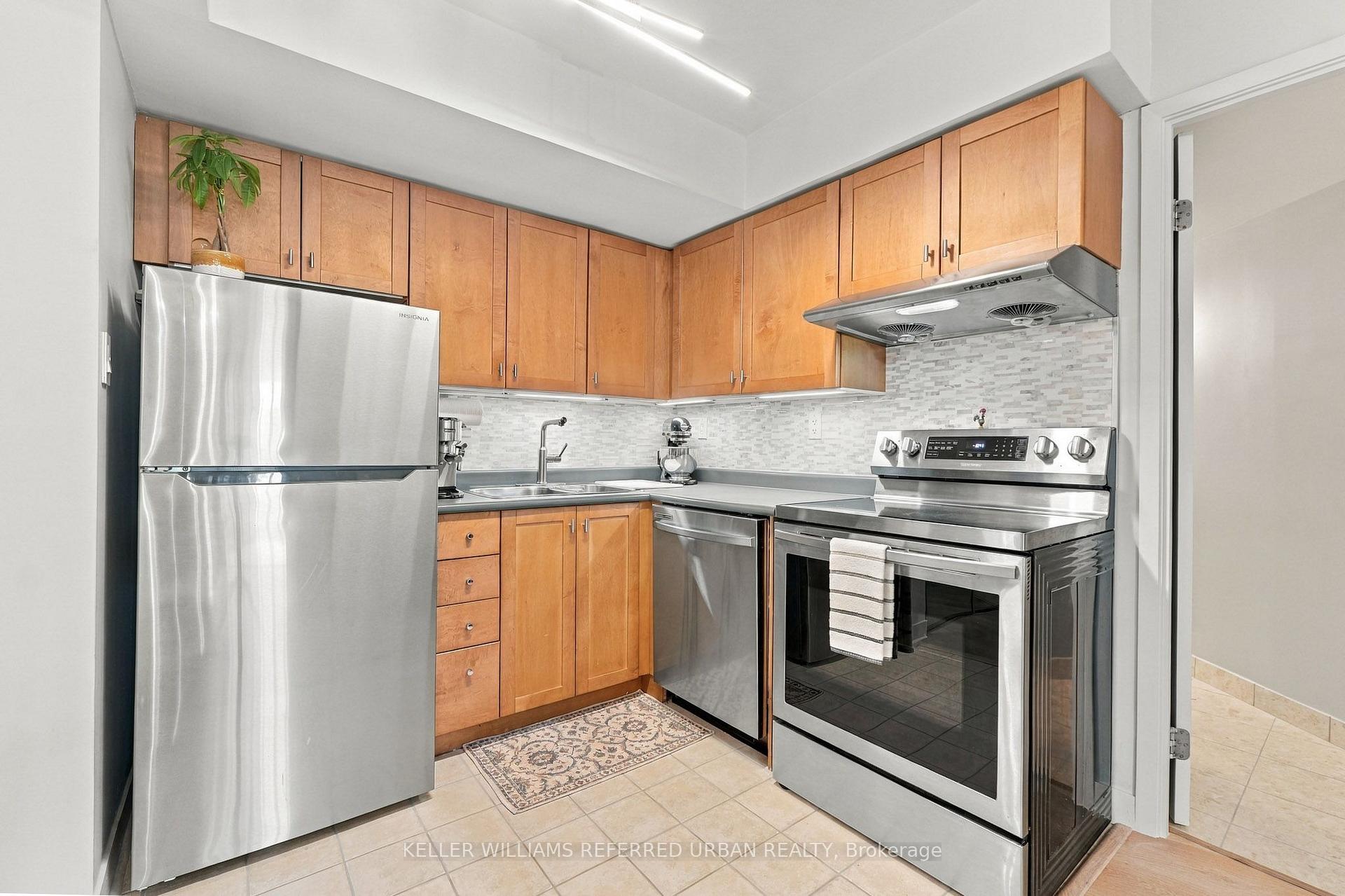 Photo 7 of Unit 1102, 650 Queens Quay W, Toronto, Niagara — HOMEH