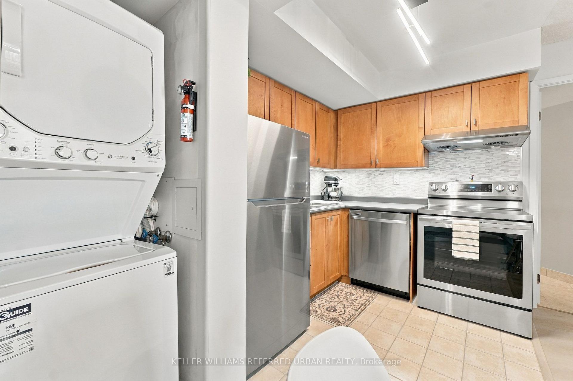 Photo 9 of Unit 1102, 650 Queens Quay W, Toronto, Niagara — HOMEH