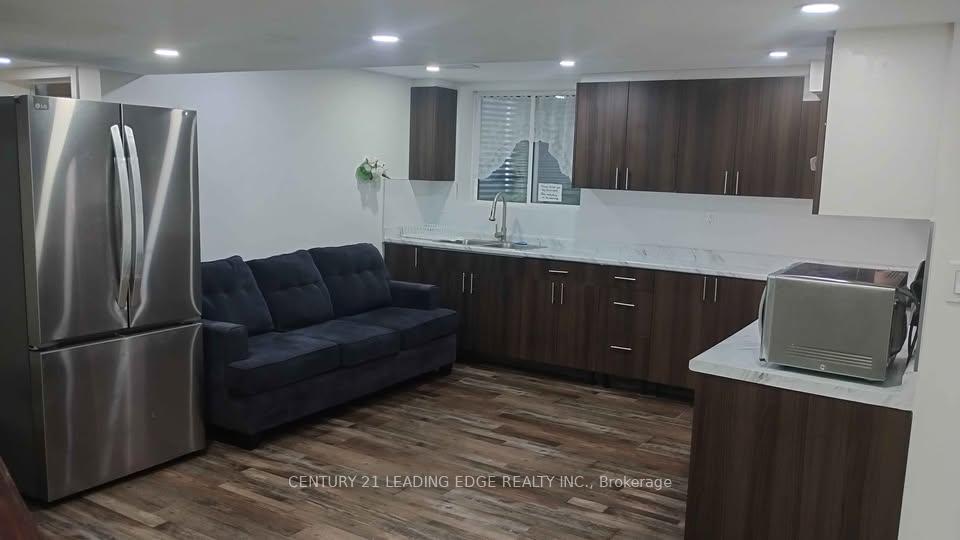 Photo 2 of 8 Morton Way, Brampton, Fletcher's West — HOMEH