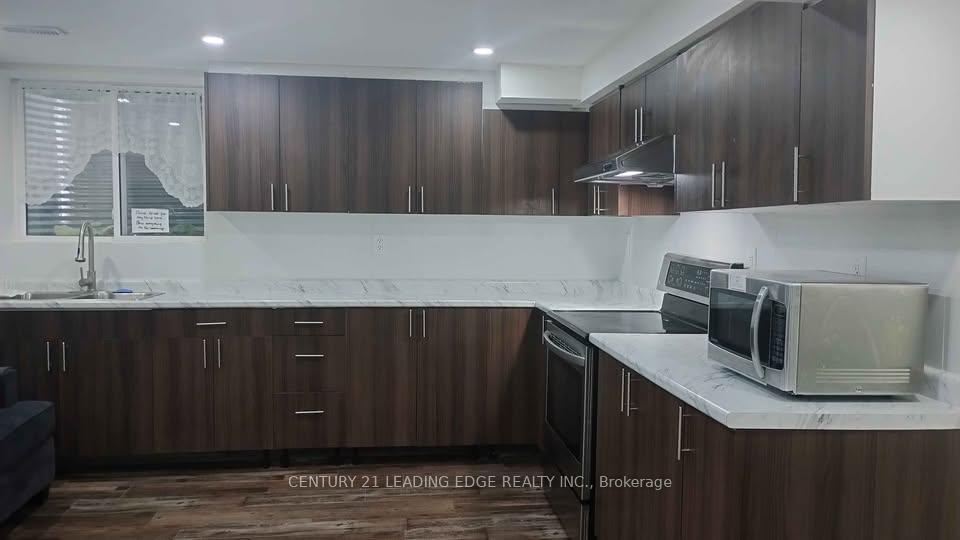 Photo 3 of 8 Morton Way, Brampton, Fletcher's West — HOMEH