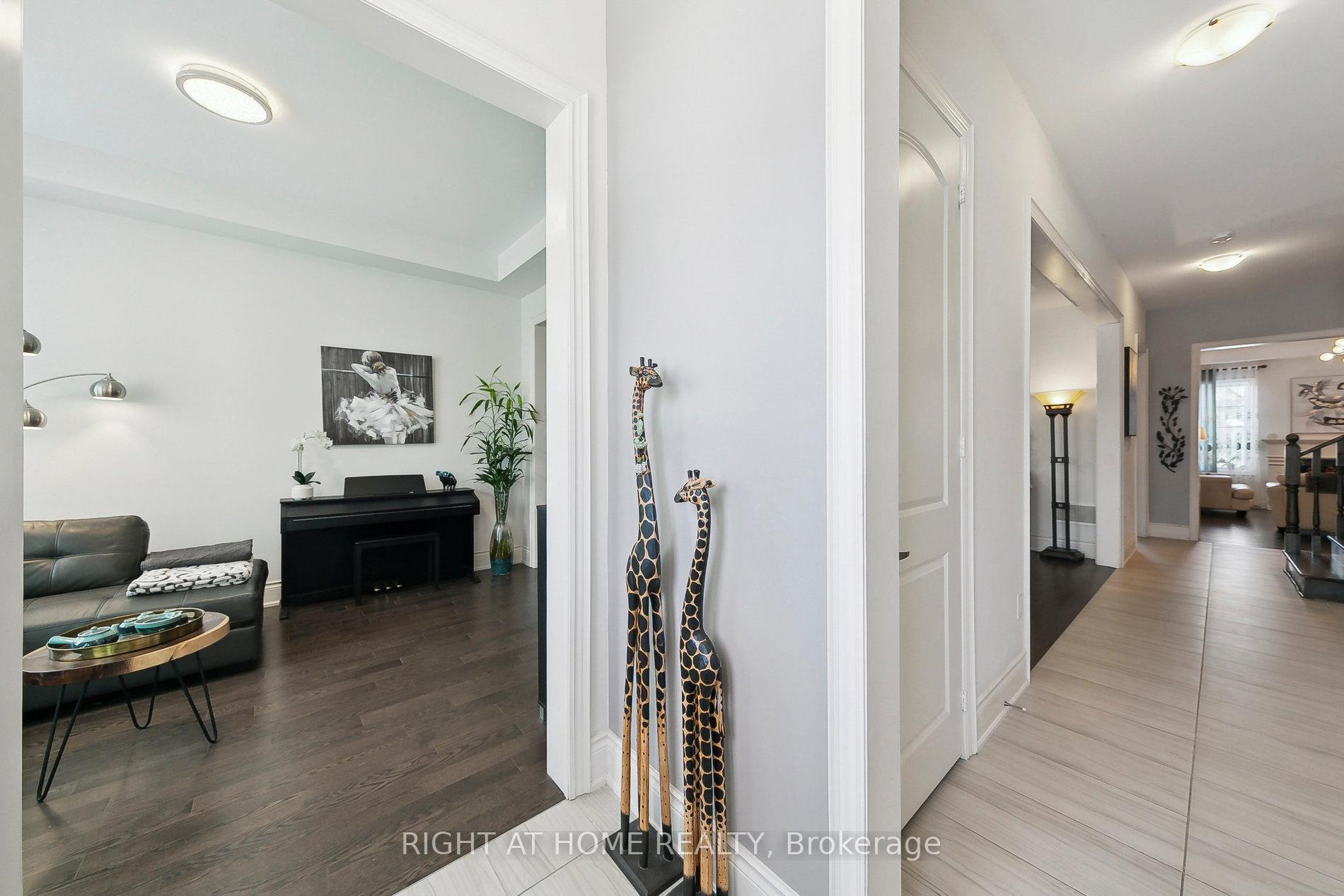 Photo 3 of 247 Humphrey Street, Hamilton, Waterdown — HOMEH