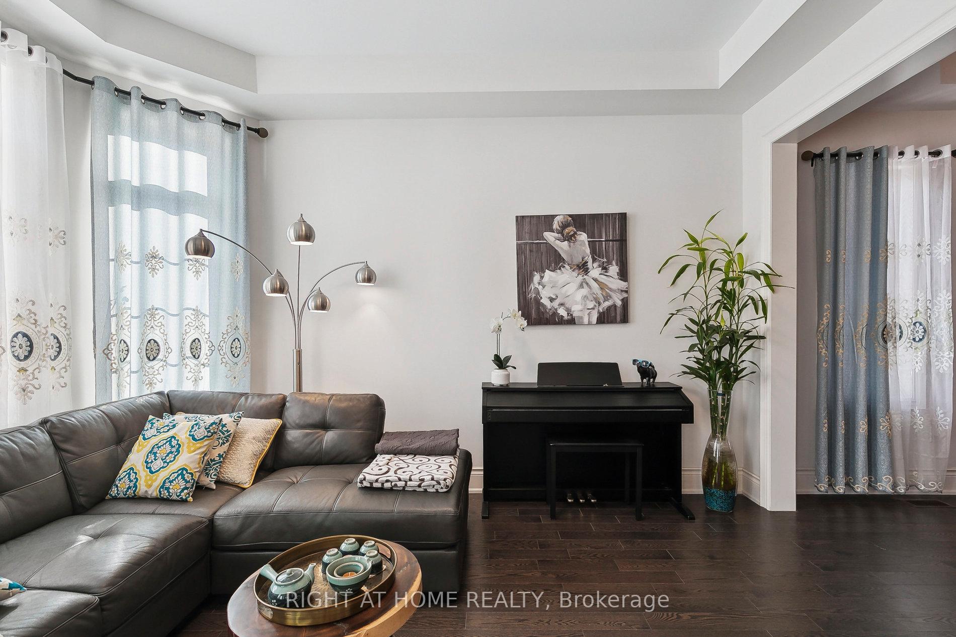 Photo 8 of 247 Humphrey Street, Hamilton, Waterdown — HOMEH