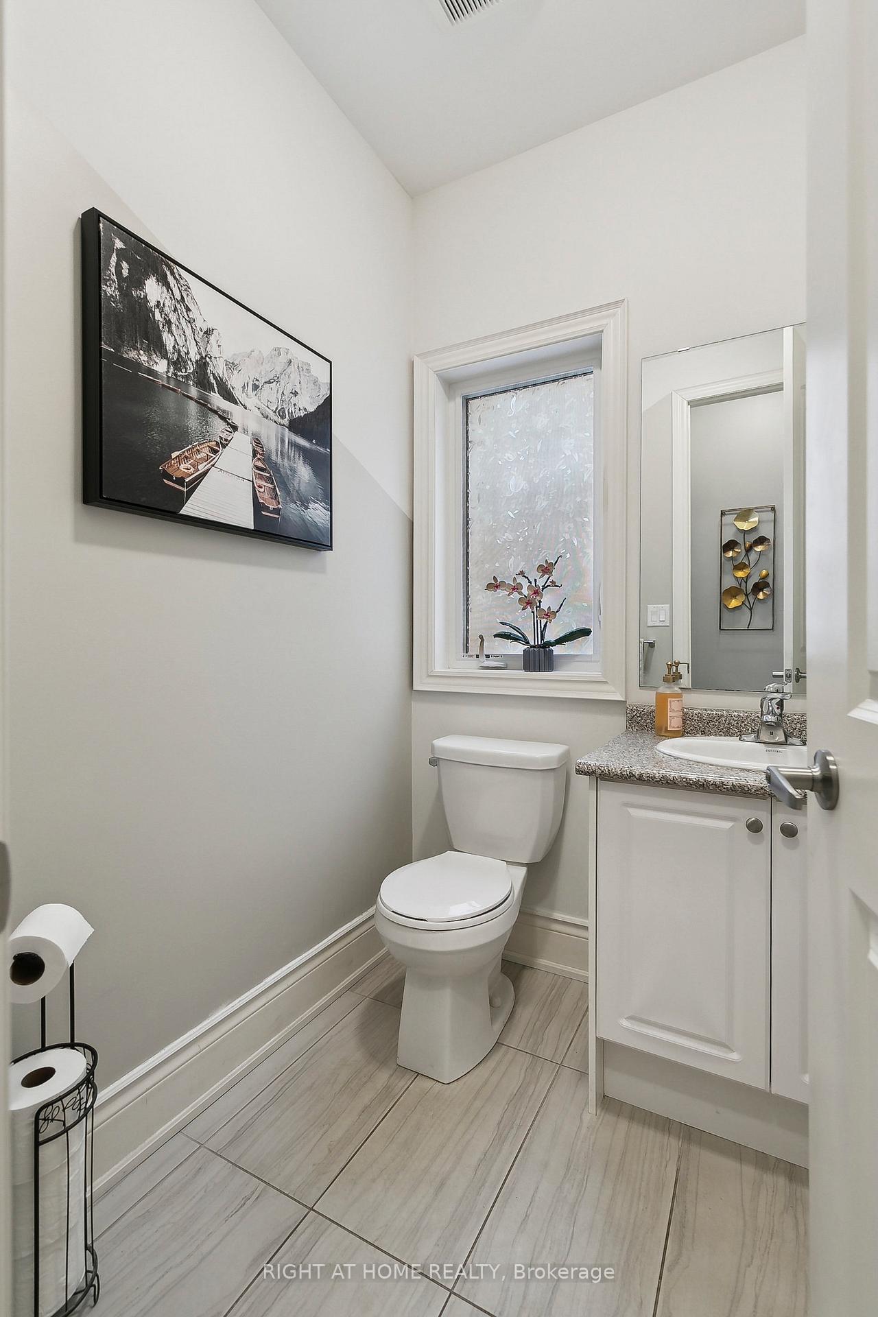 Photo 17 of 247 Humphrey Street, Hamilton, Waterdown — HOMEH