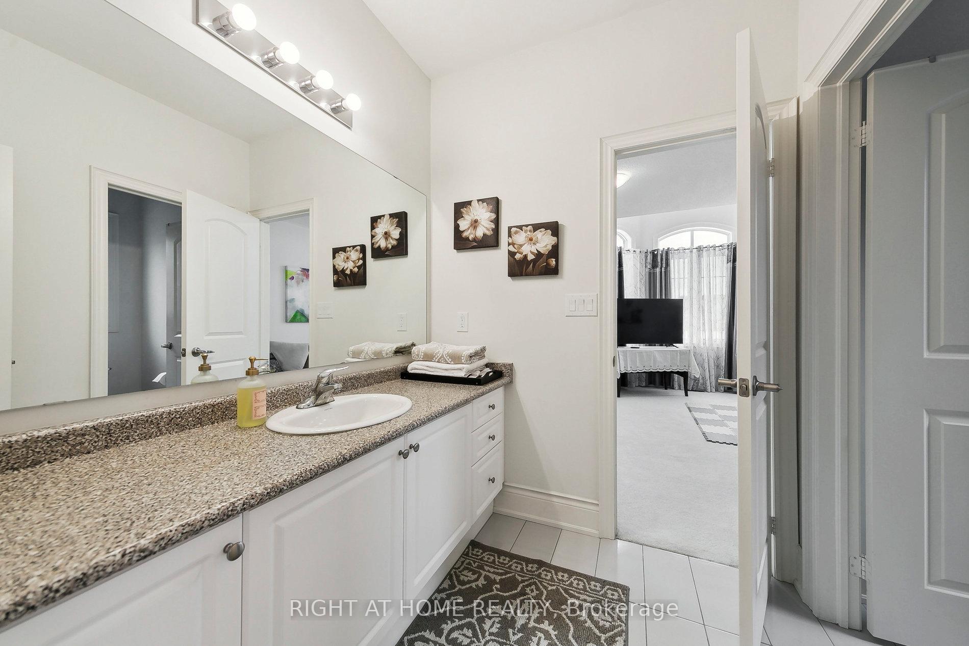 Photo 29 of 247 Humphrey Street, Hamilton, Waterdown — HOMEH
