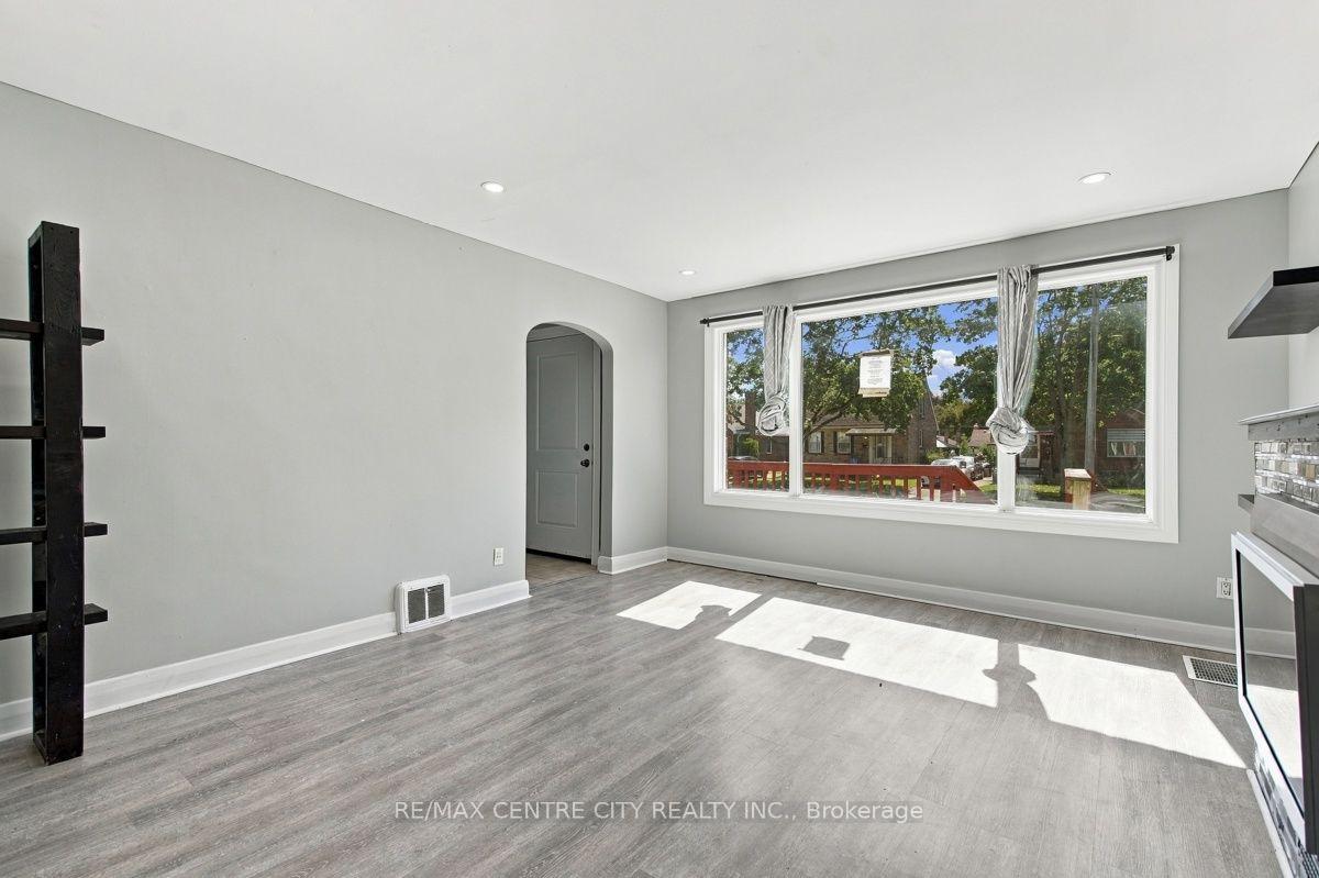 Photo 5 of 22 Graydon Street, London, East N — HOMEH