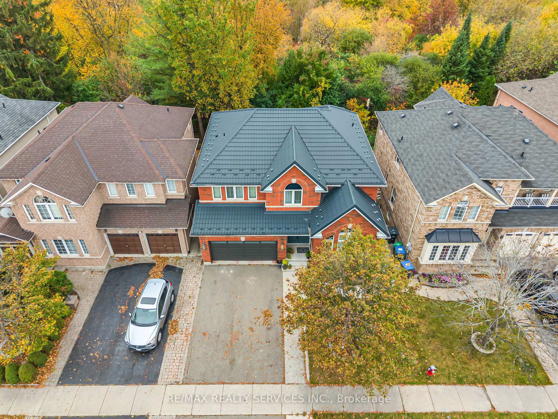 Photo of 82 Dunvegan Crescent