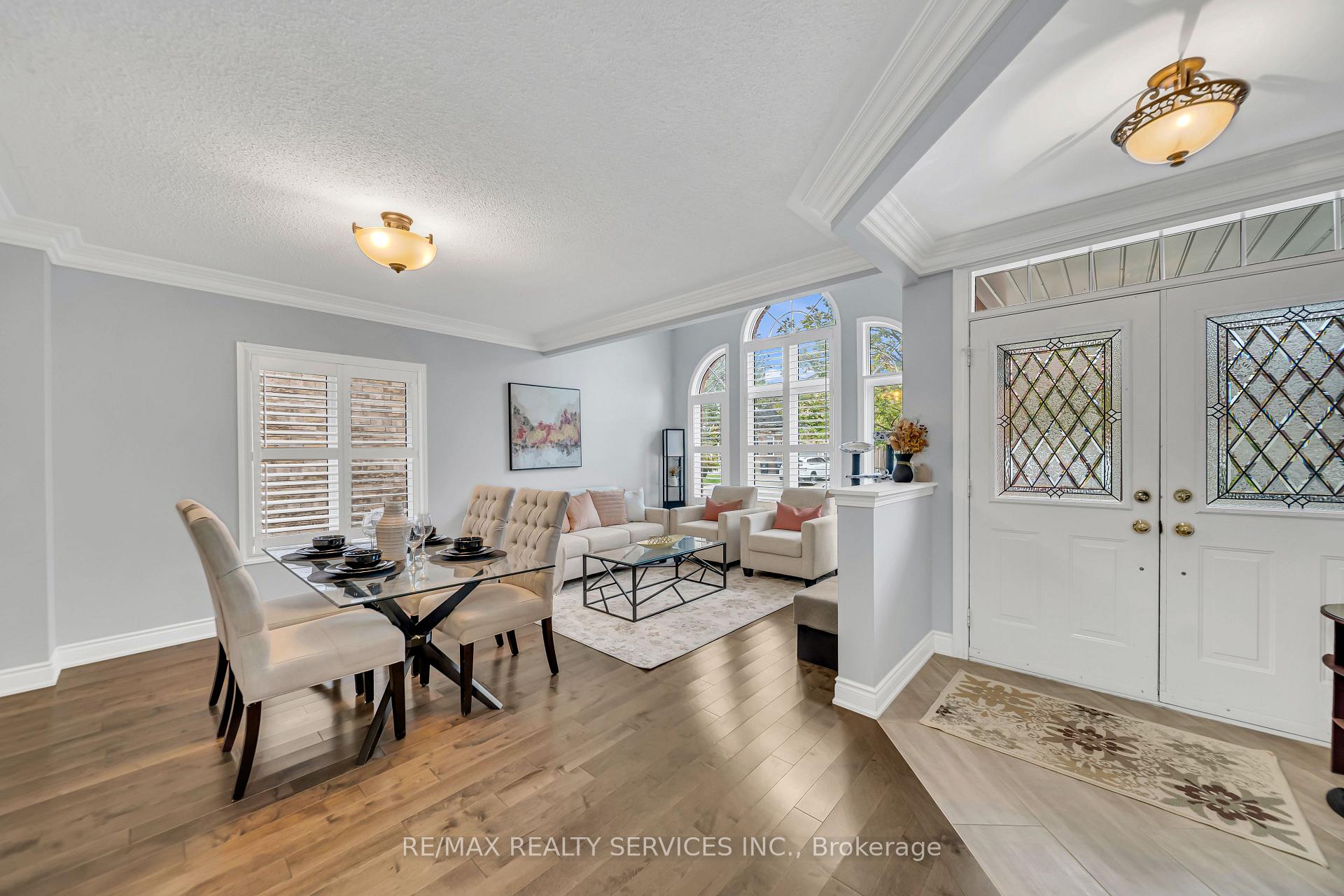 Photo 11 of 82 Dunvegan Crescent, Brampton, Fletcher's Meadow — HOMEH