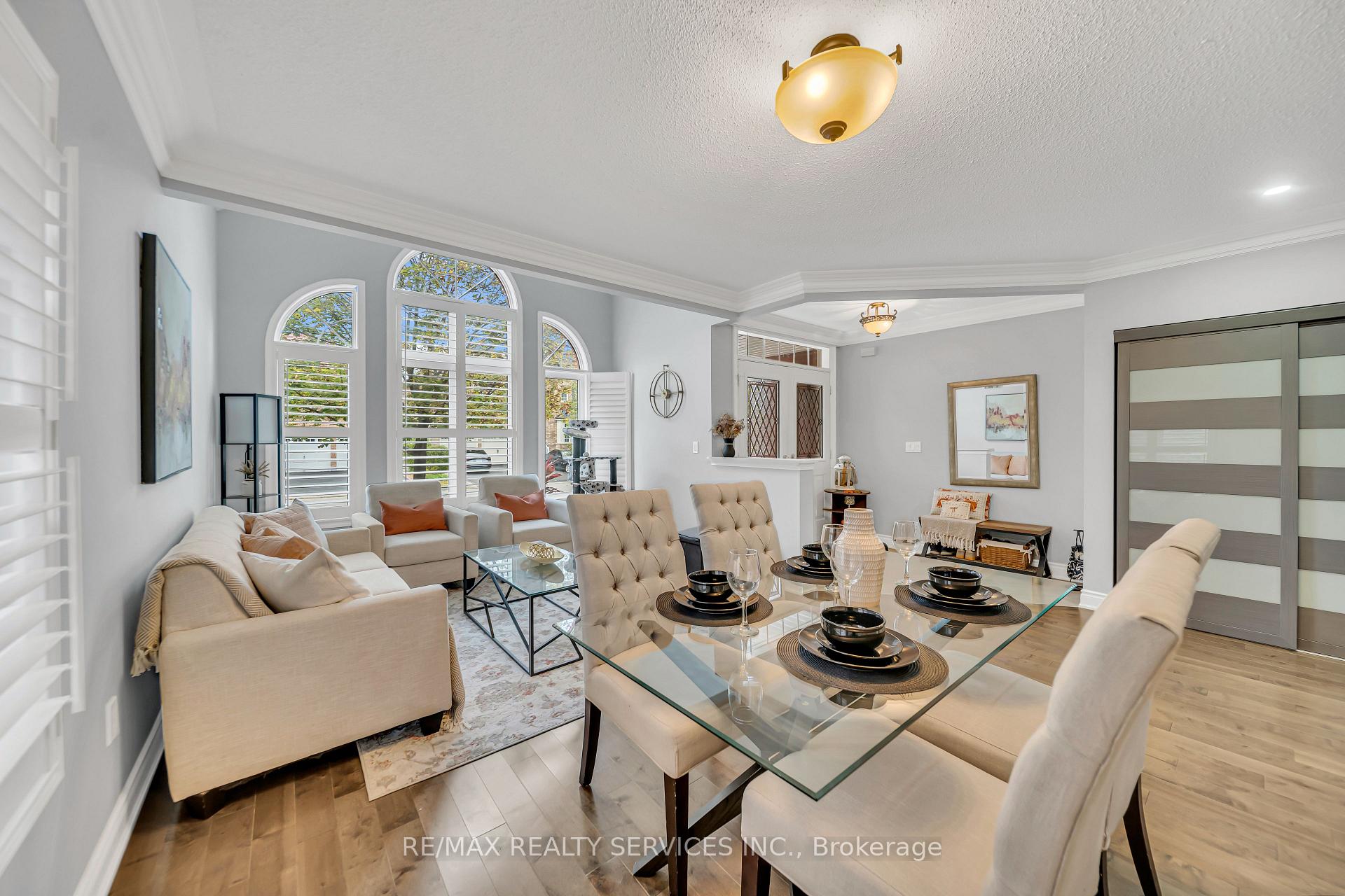 Photo 12 of 82 Dunvegan Crescent, Brampton, Fletcher's Meadow — HOMEH