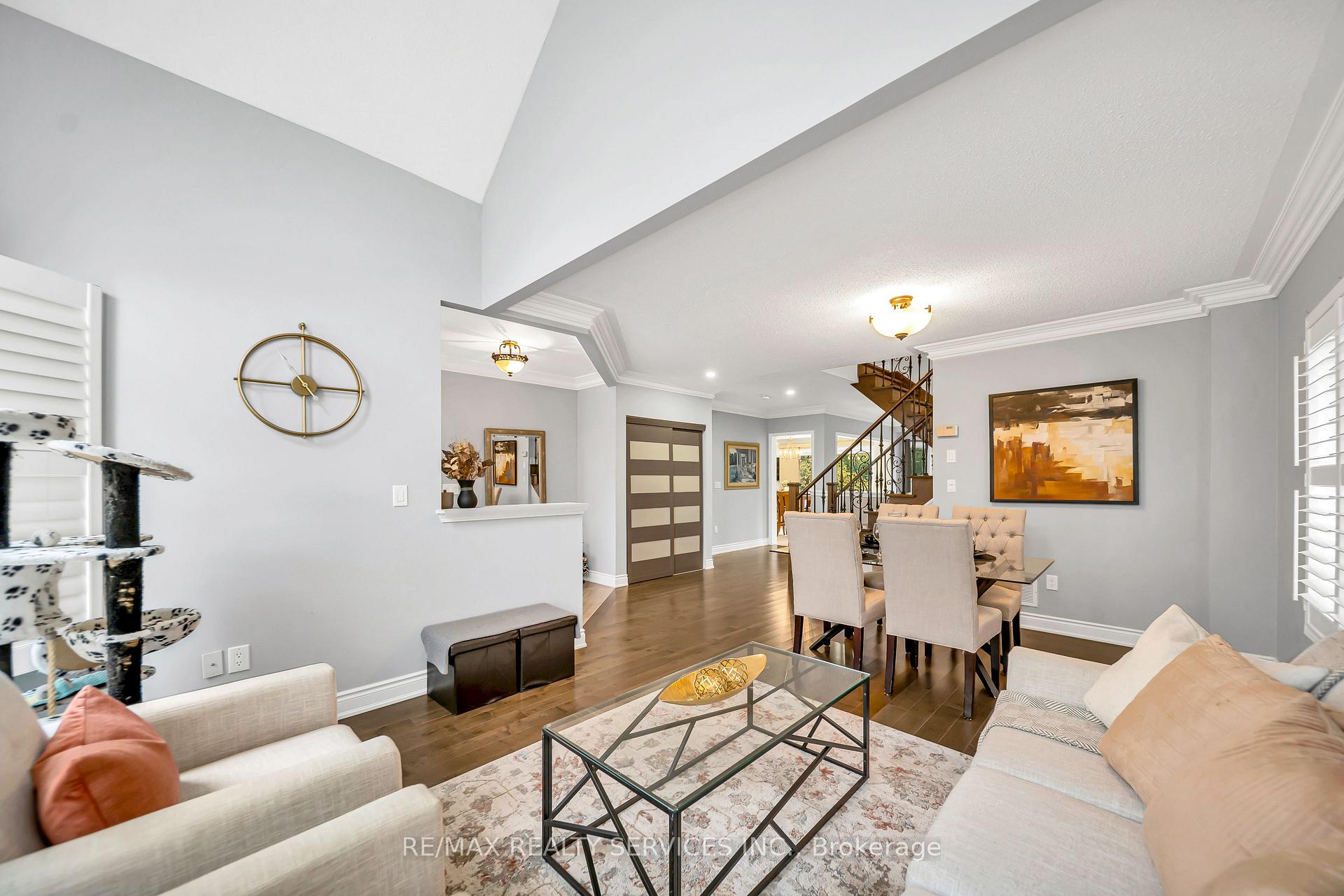 Photo 13 of 82 Dunvegan Crescent, Brampton, Fletcher's Meadow — HOMEH
