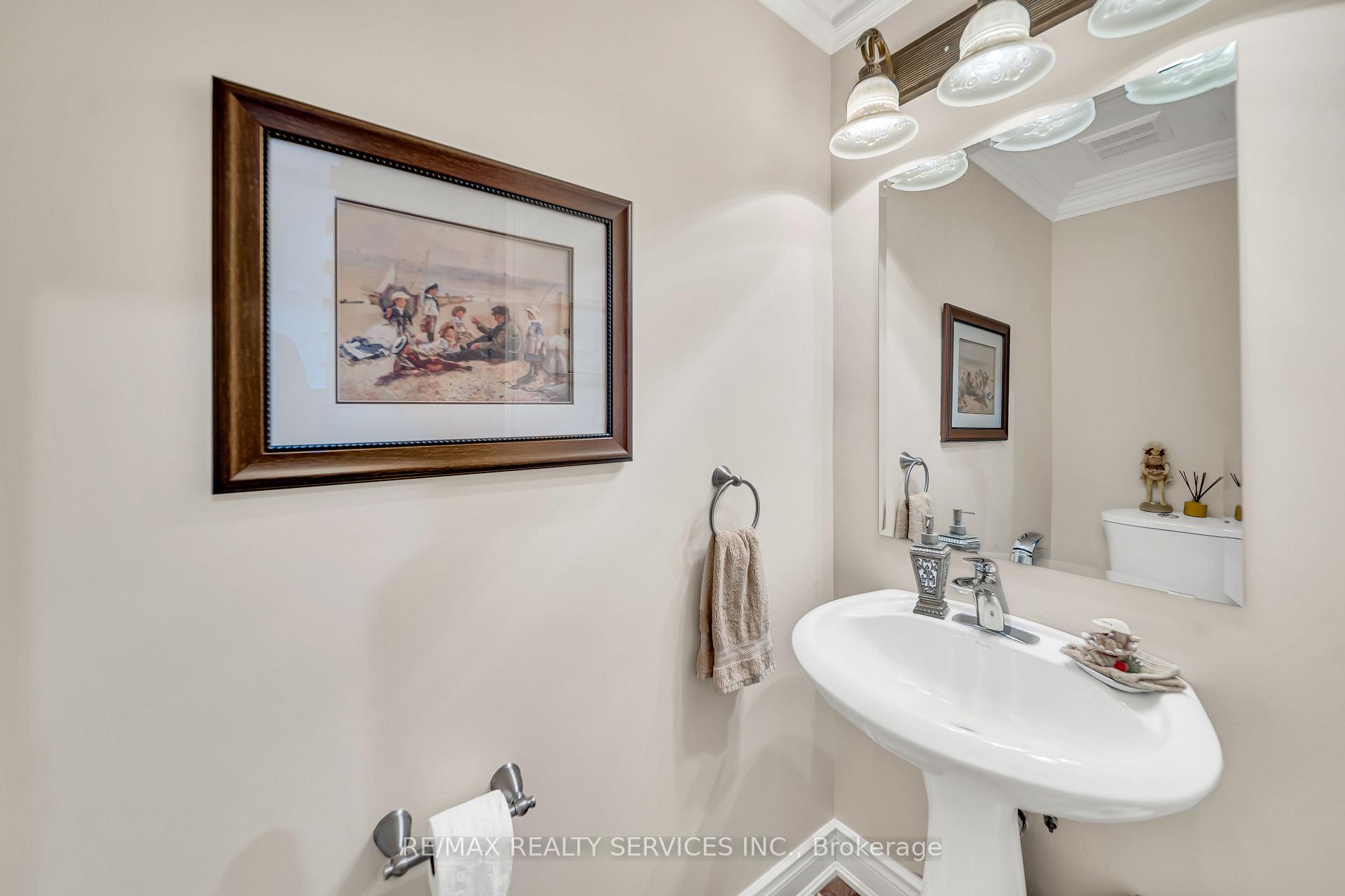Photo 24 of 82 Dunvegan Crescent, Brampton, Fletcher's Meadow — HOMEH