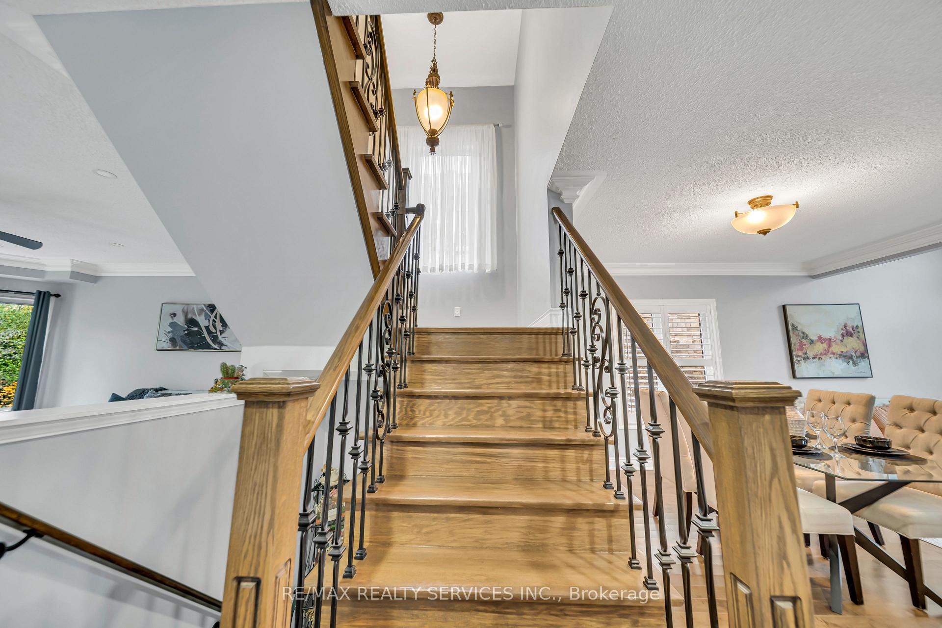 Photo 25 of 82 Dunvegan Crescent, Brampton, Fletcher's Meadow — HOMEH