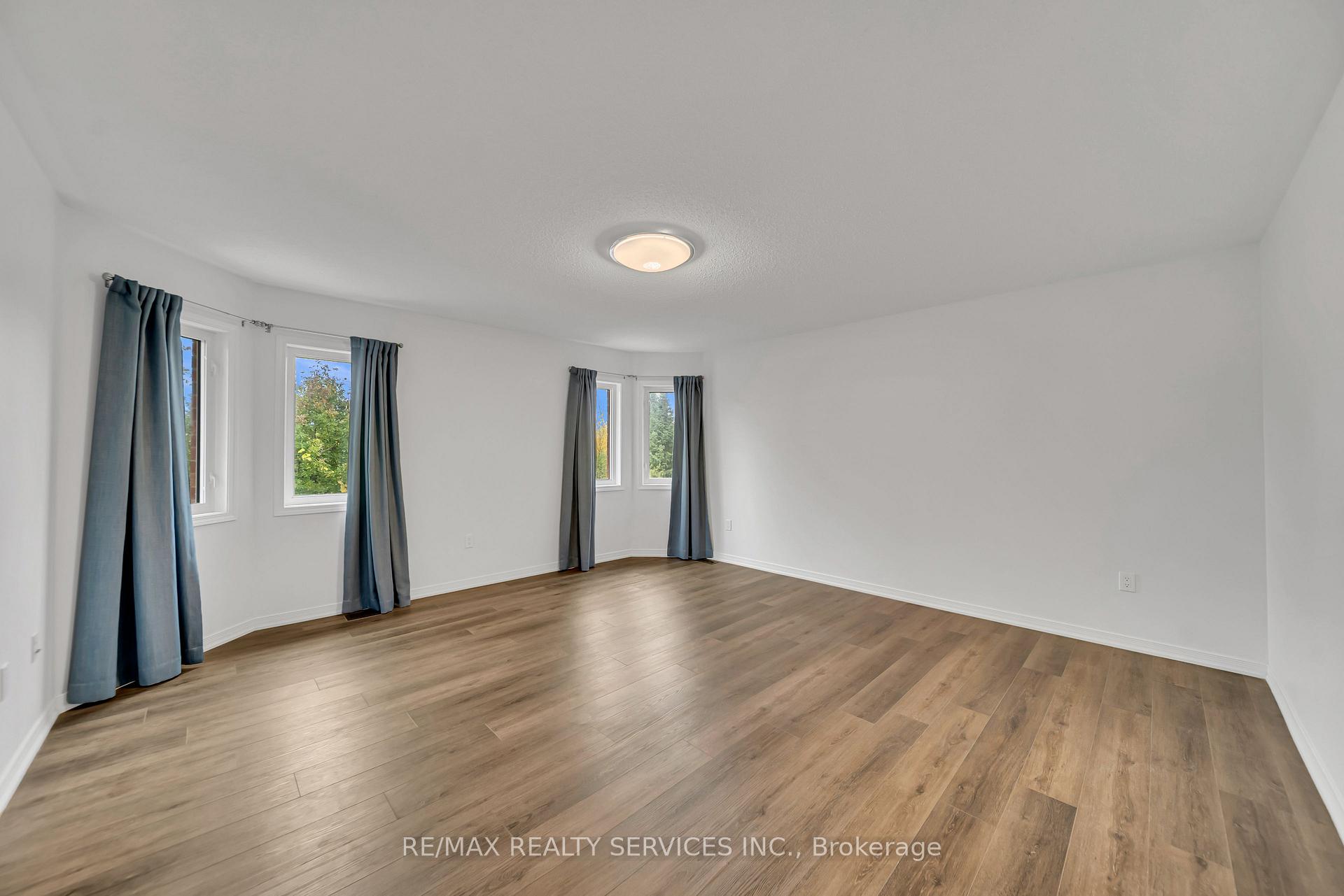 Photo 27 of 82 Dunvegan Crescent, Brampton, Fletcher's Meadow — HOMEH
