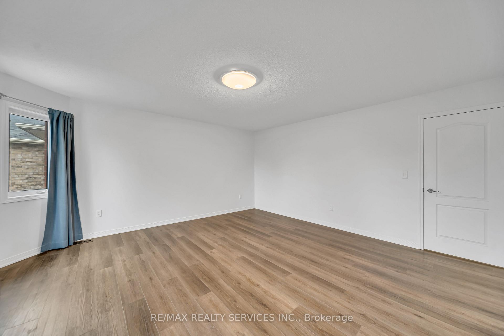 Photo 28 of 82 Dunvegan Crescent, Brampton, Fletcher's Meadow — HOMEH