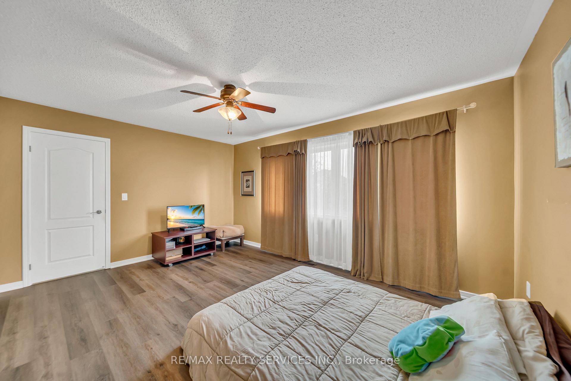 Photo 31 of 82 Dunvegan Crescent, Brampton, Fletcher's Meadow — HOMEH