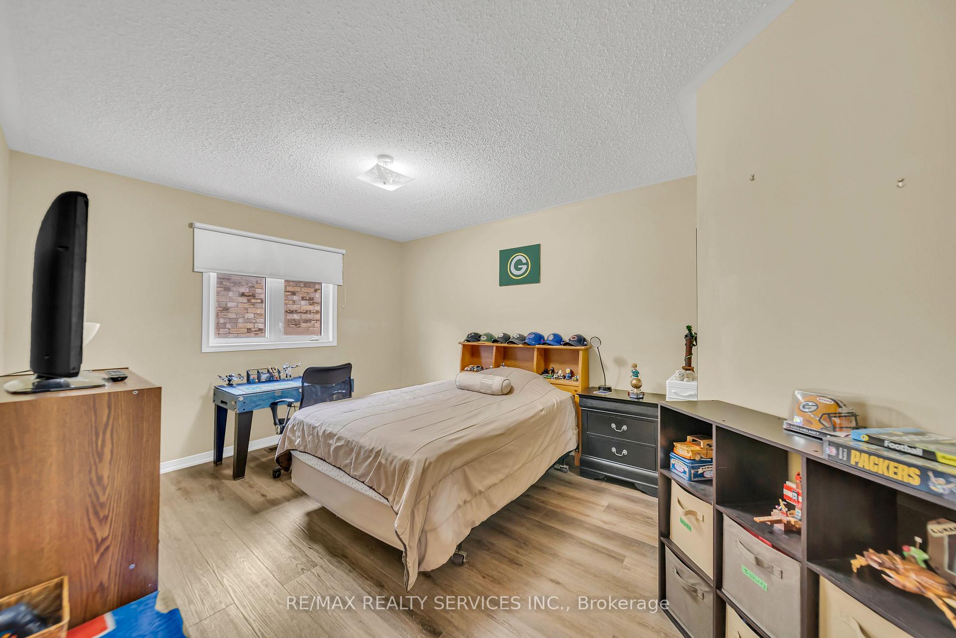 Photo 32 of 82 Dunvegan Crescent, Brampton, Fletcher's Meadow — HOMEH