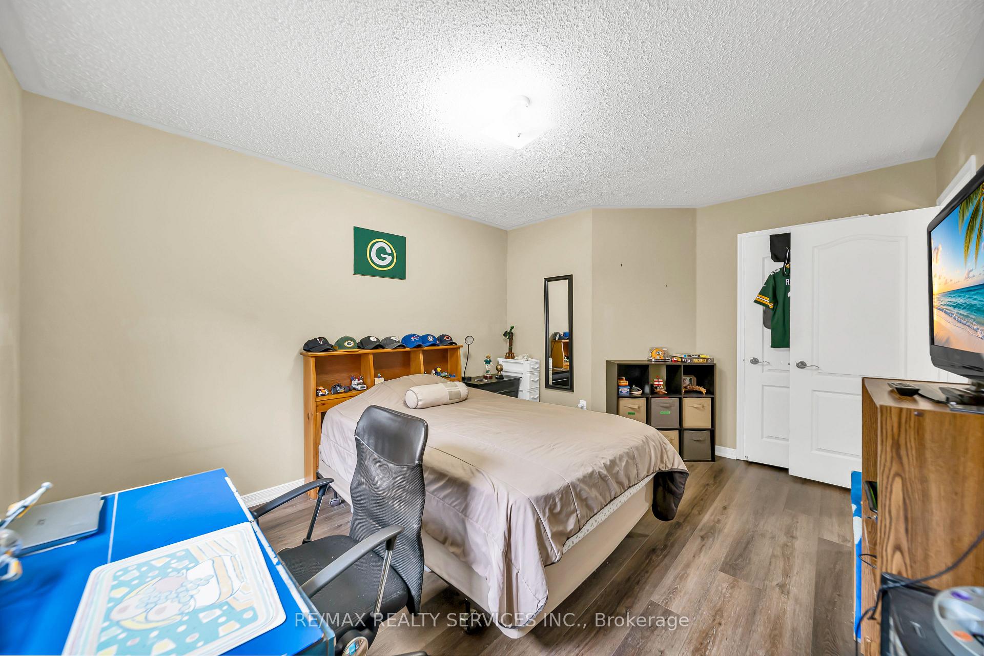 Photo 33 of 82 Dunvegan Crescent, Brampton, Fletcher's Meadow — HOMEH