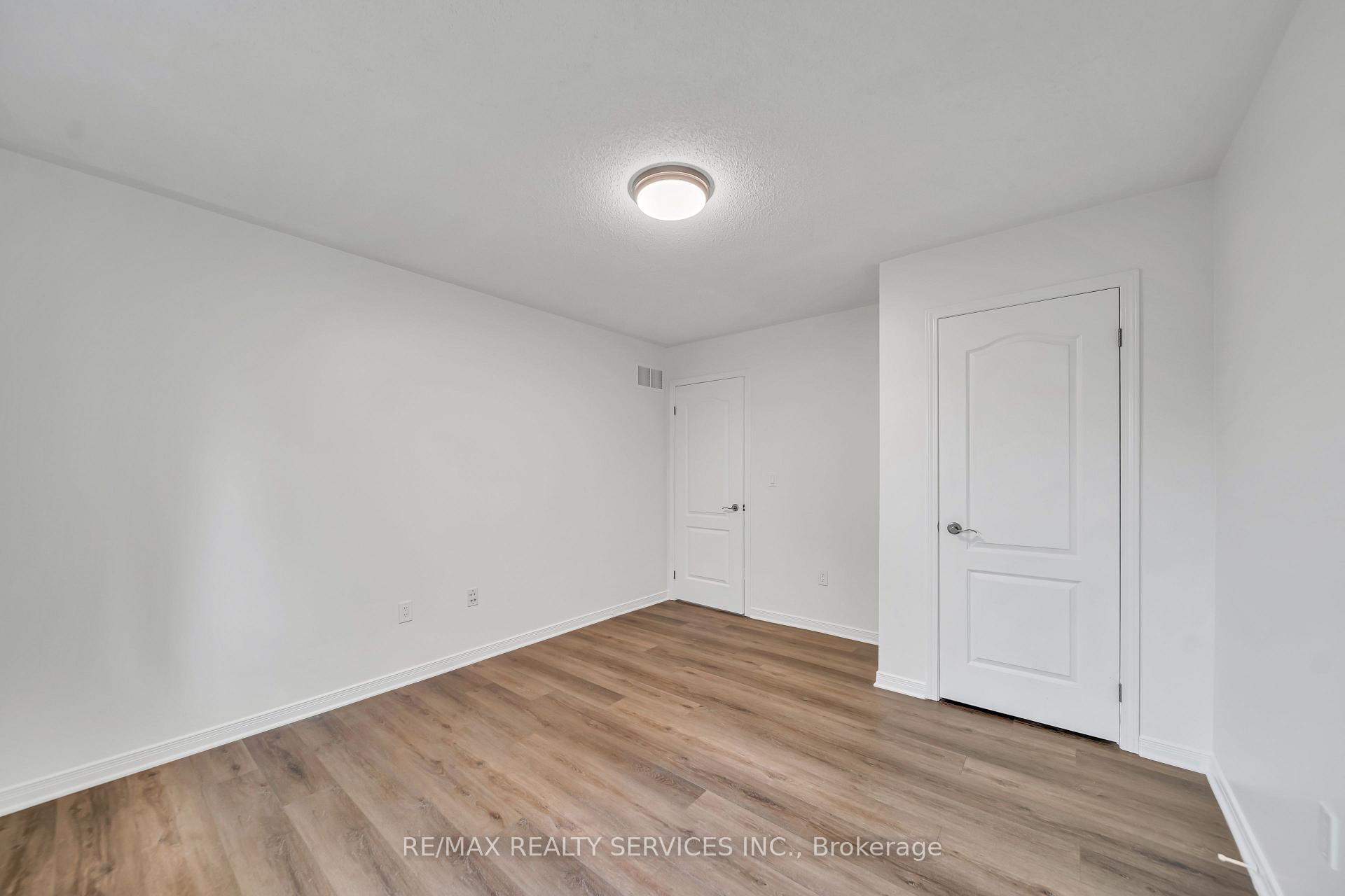 Photo 35 of 82 Dunvegan Crescent, Brampton, Fletcher's Meadow — HOMEH