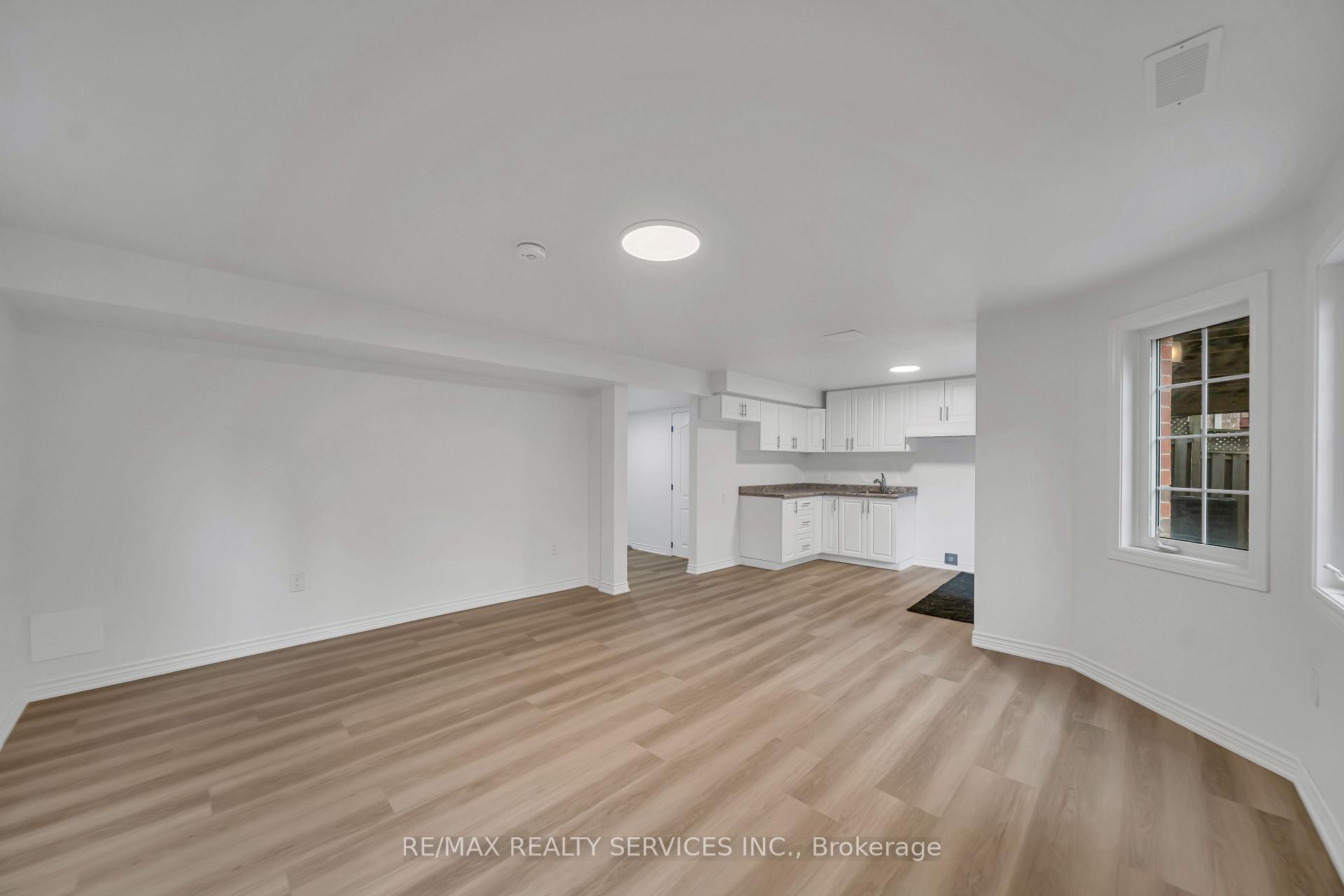Photo 38 of 82 Dunvegan Crescent, Brampton, Fletcher's Meadow — HOMEH