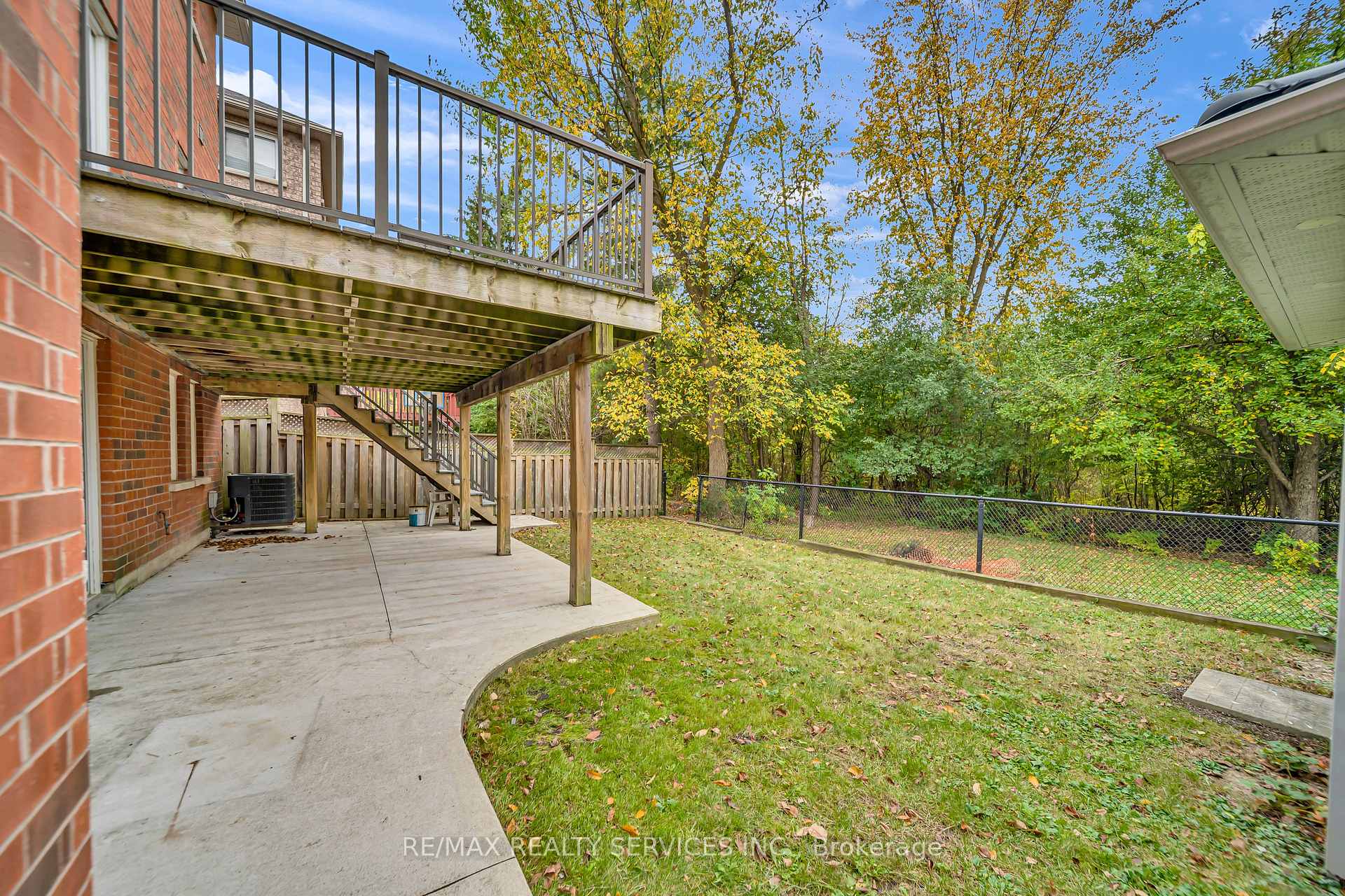 Photo 45 of 82 Dunvegan Crescent, Brampton, Fletcher's Meadow — HOMEH
