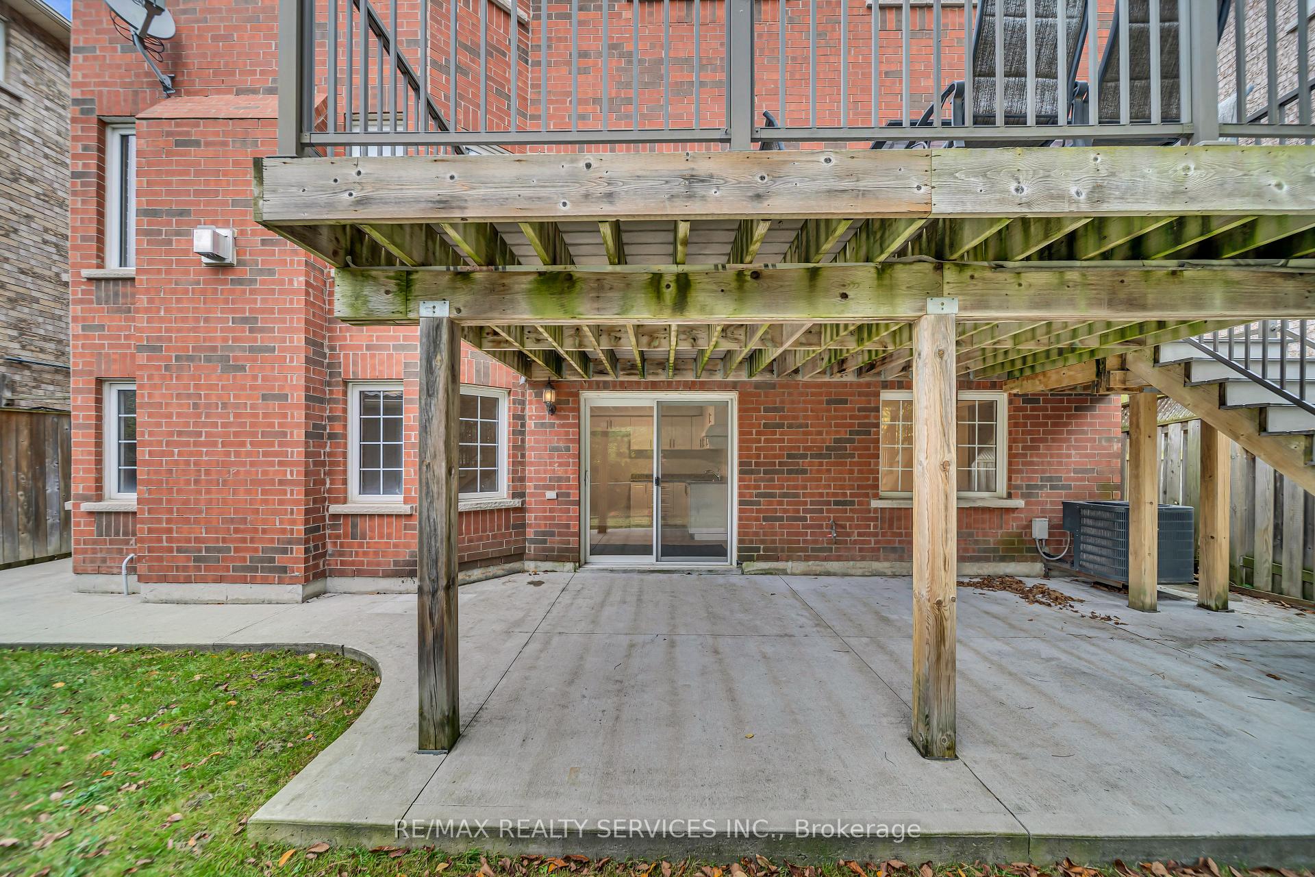 Photo 46 of 82 Dunvegan Crescent, Brampton, Fletcher's Meadow — HOMEH