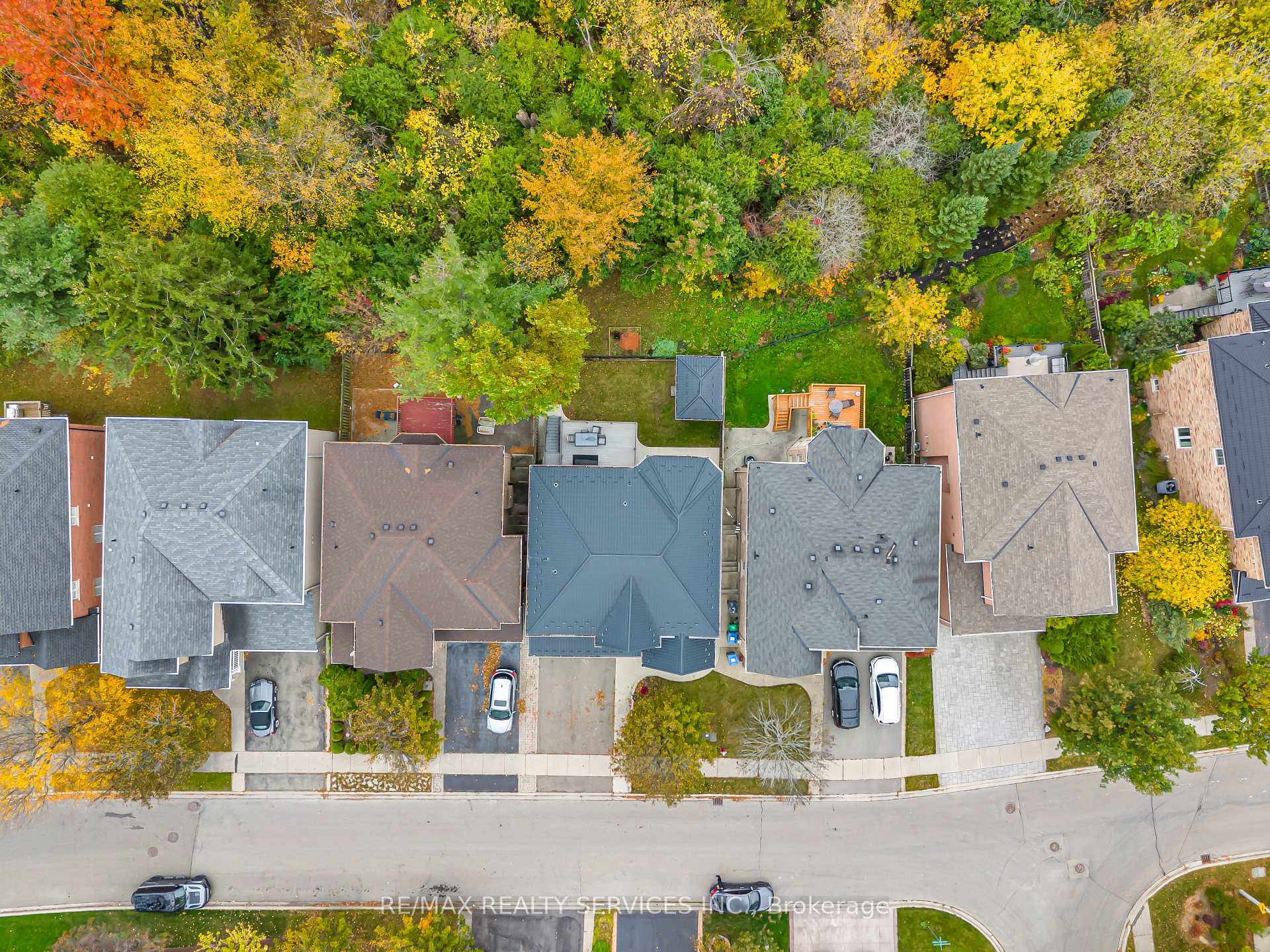Photo 49 of 82 Dunvegan Crescent, Brampton, Fletcher's Meadow — HOMEH