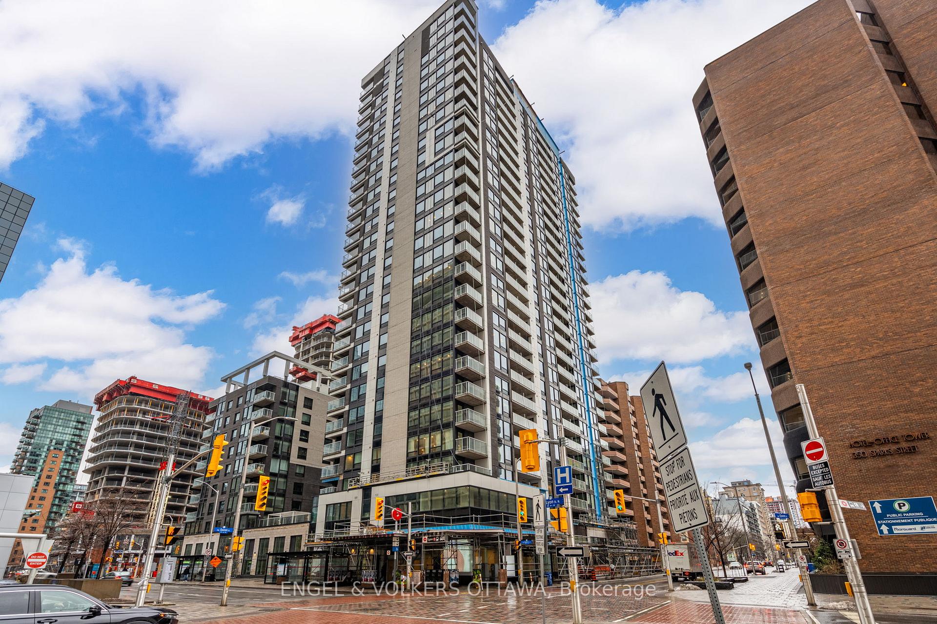 Photo of Unit 2104, 340 Queen Street