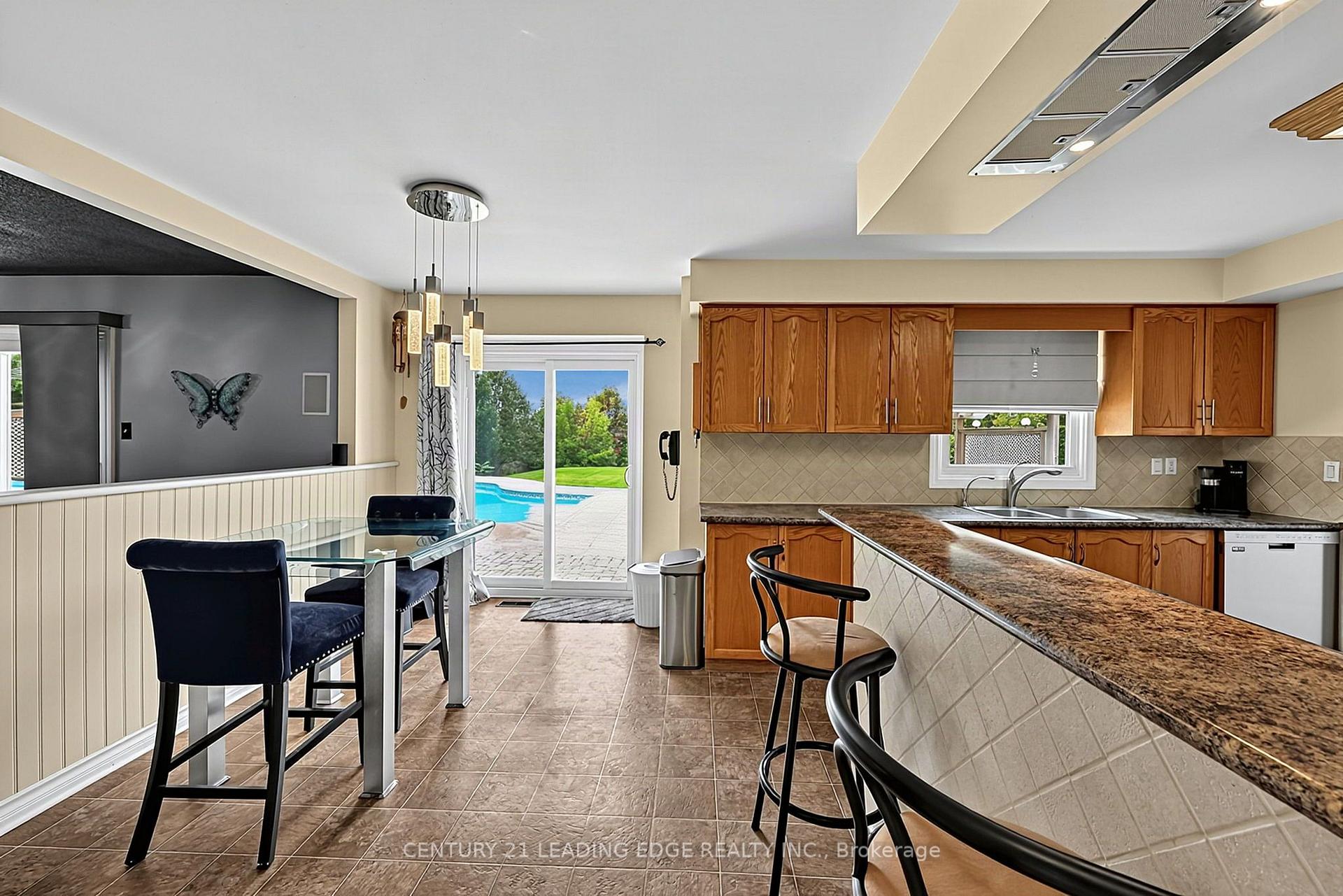 Photo 11 of 48 Broadview Avenue, Georgina, Historic Lakeshore Communities — HOMEH