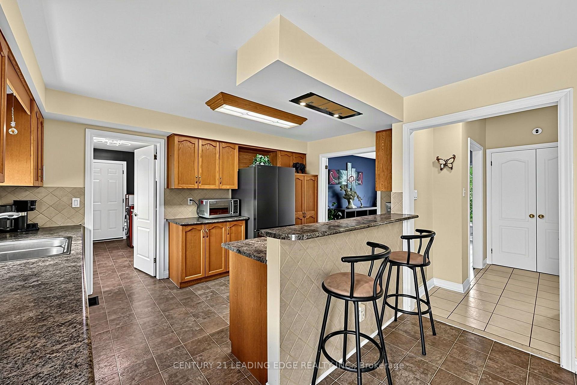 Photo 14 of 48 Broadview Avenue, Georgina, Historic Lakeshore Communities — HOMEH