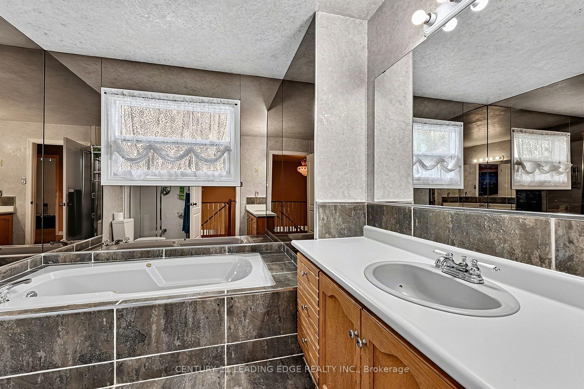Photo 31 of 48 Broadview Avenue, Georgina, Historic Lakeshore Communities — HOMEH