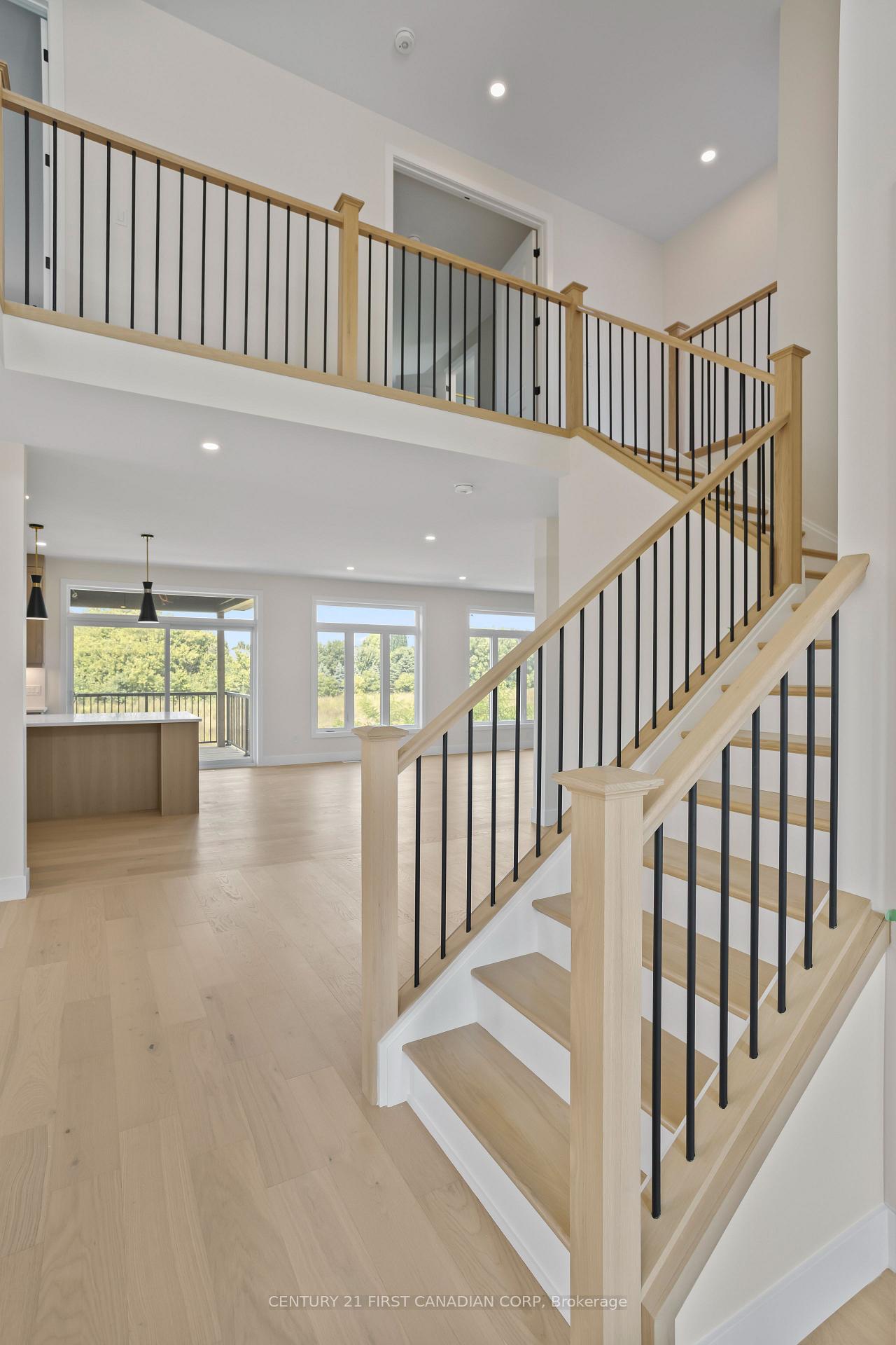 Photo 4 of 1610 Upper West Avenue, London, South B — HOMEH