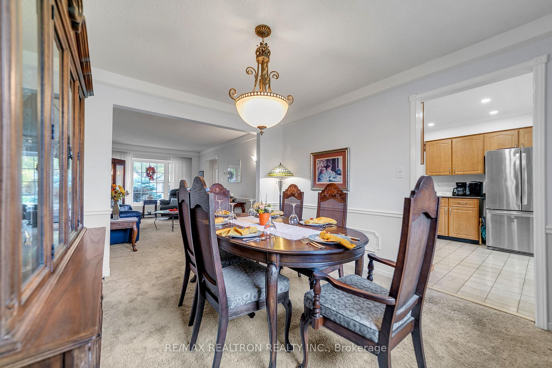 Photo 12 of 114 Golf Links Drive S, Aurora, Aurora Highlands — HOMEH