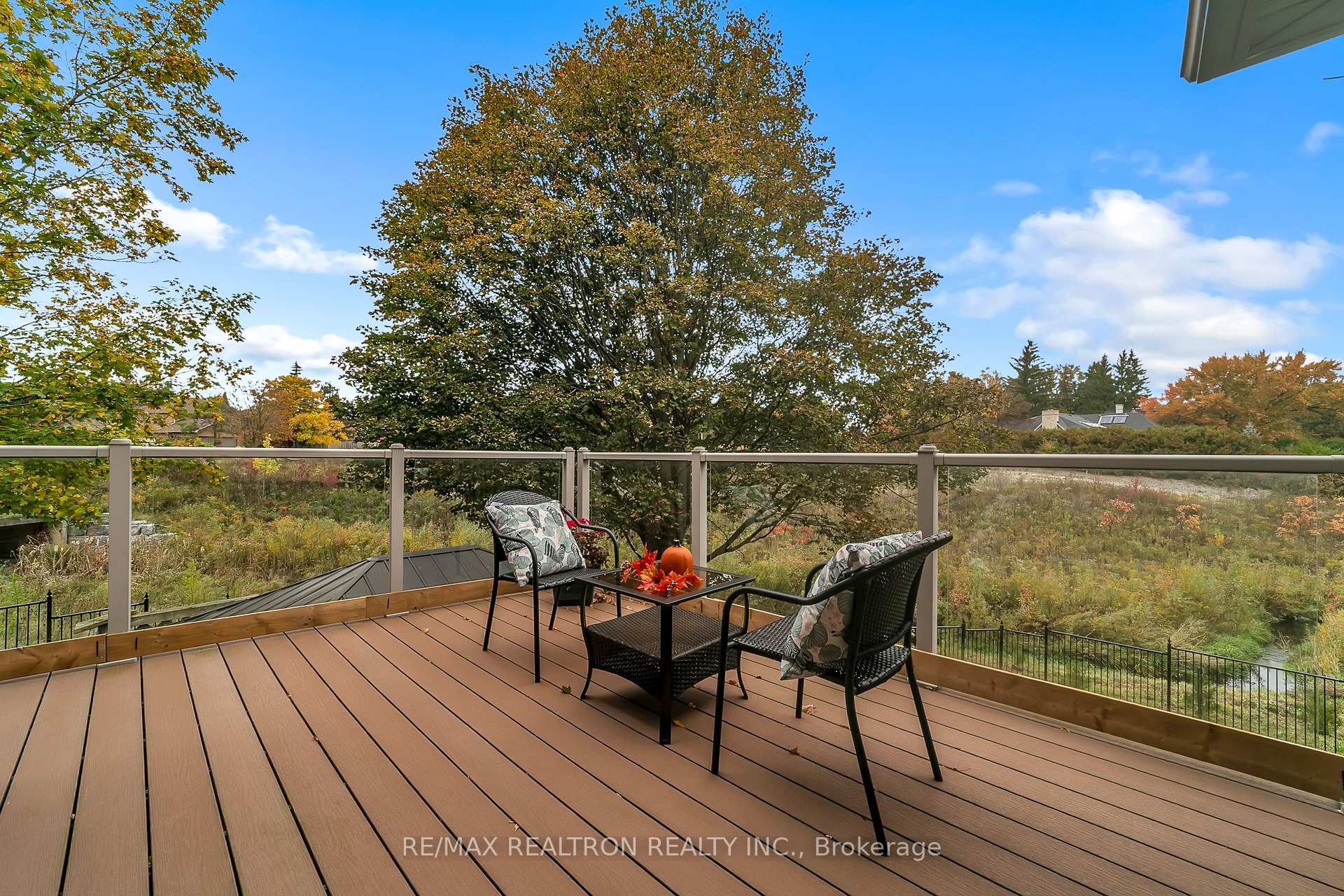 Photo 19 of 114 Golf Links Drive S, Aurora, Aurora Highlands — HOMEH