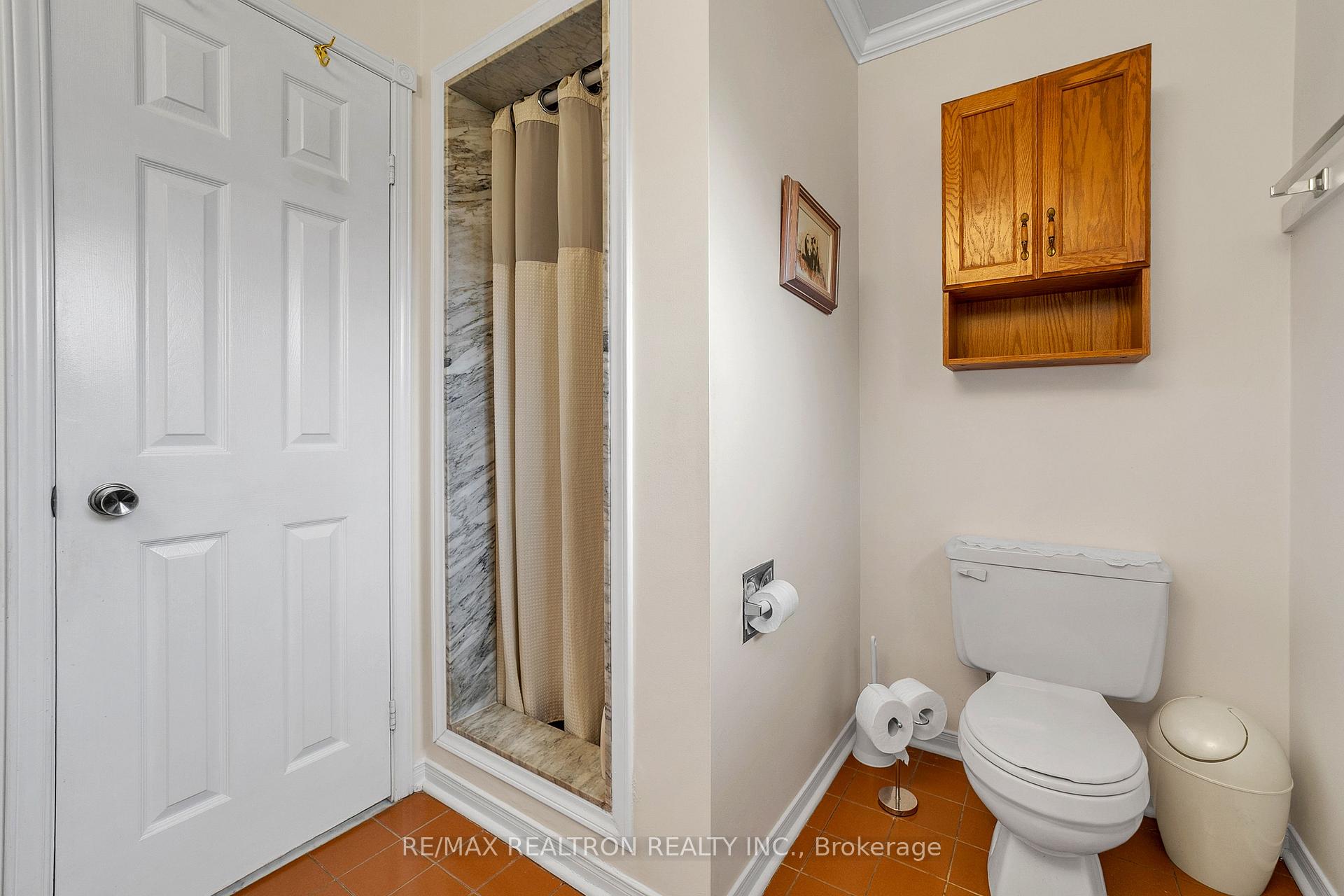 Photo 30 of 114 Golf Links Drive S, Aurora, Aurora Highlands — HOMEH