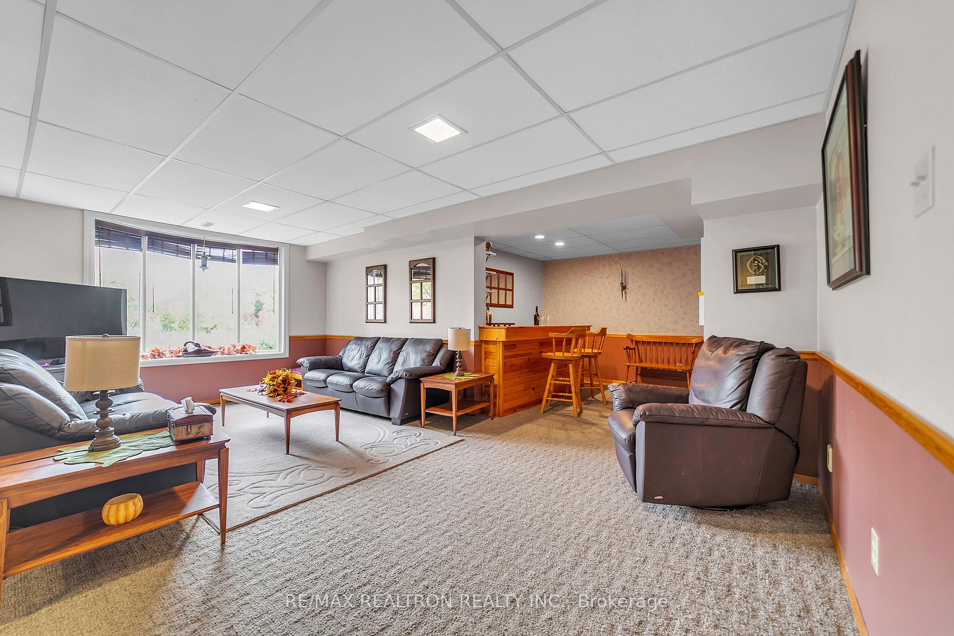 Photo 35 of 114 Golf Links Drive S, Aurora, Aurora Highlands — HOMEH