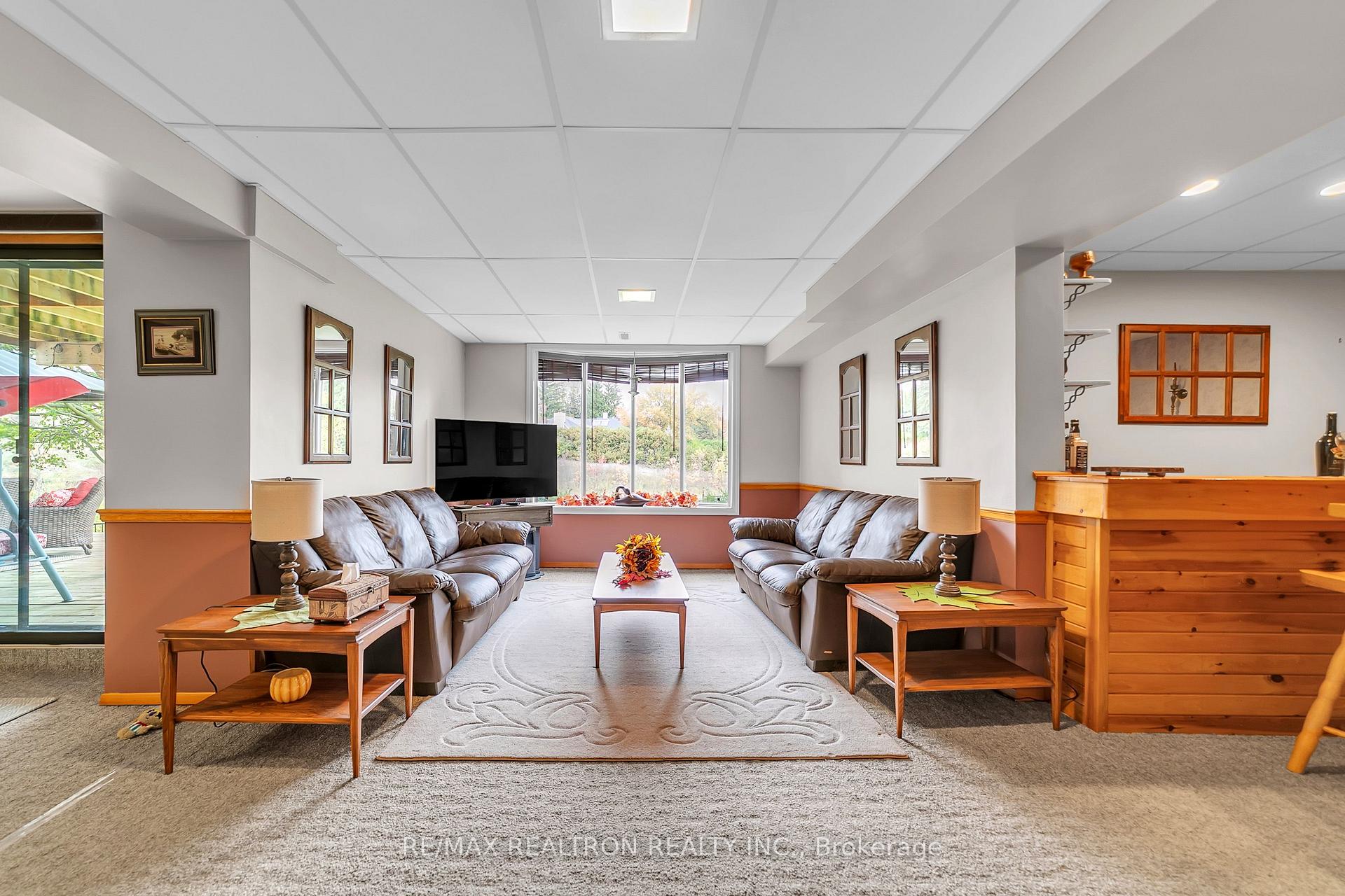 Photo 36 of 114 Golf Links Drive S, Aurora, Aurora Highlands — HOMEH