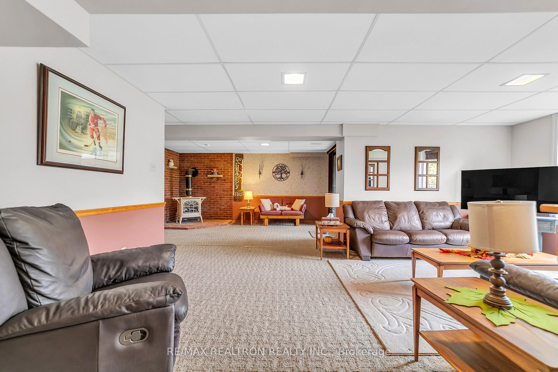 Photo 37 of 114 Golf Links Drive S, Aurora, Aurora Highlands — HOMEH