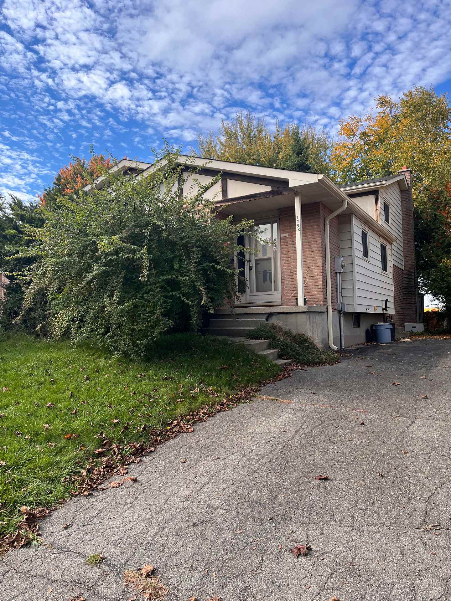 Photo 2 of 1796 Attawandaron Road, London, North F — HOMEH