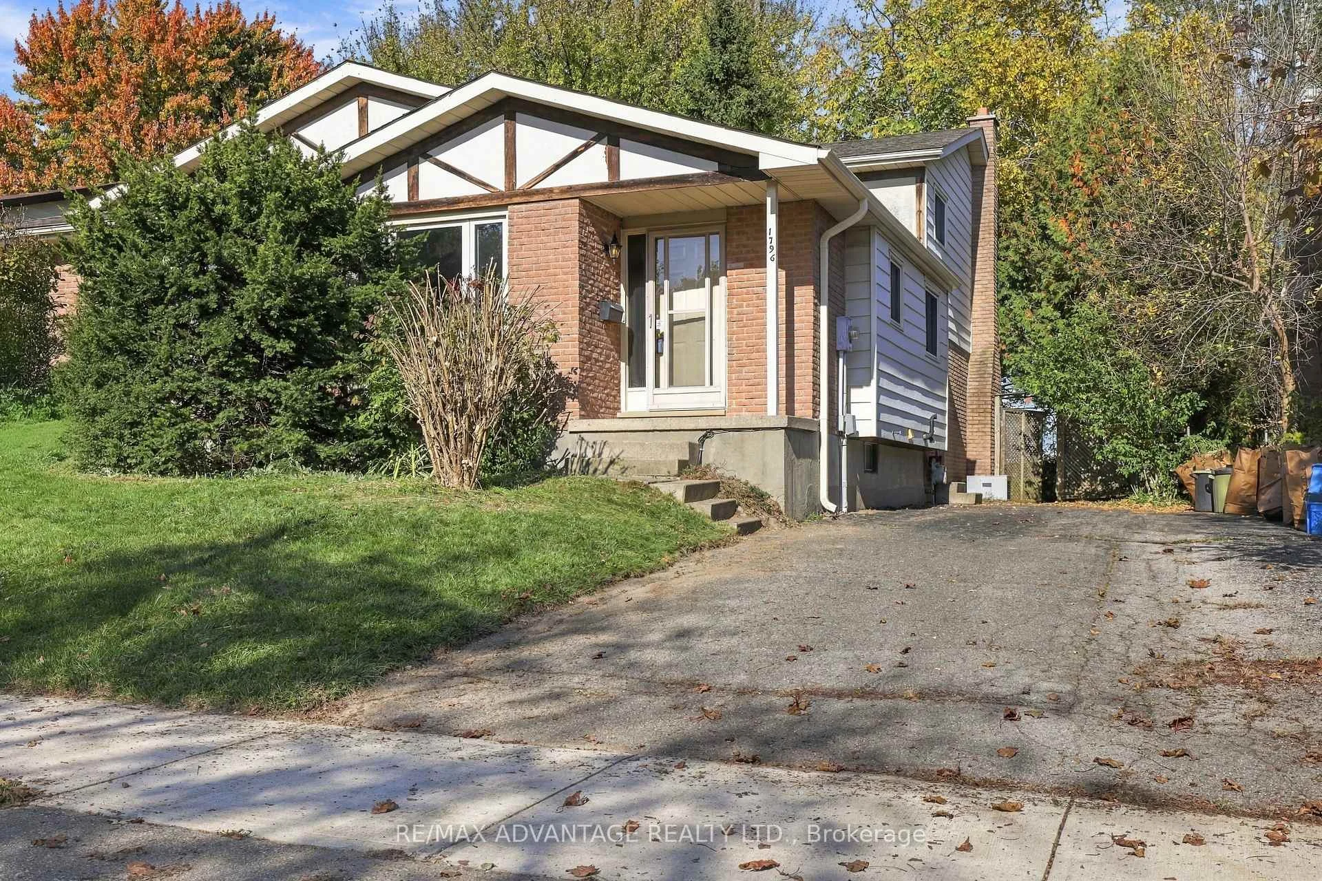 Photo of 1796 Attawandaron Road