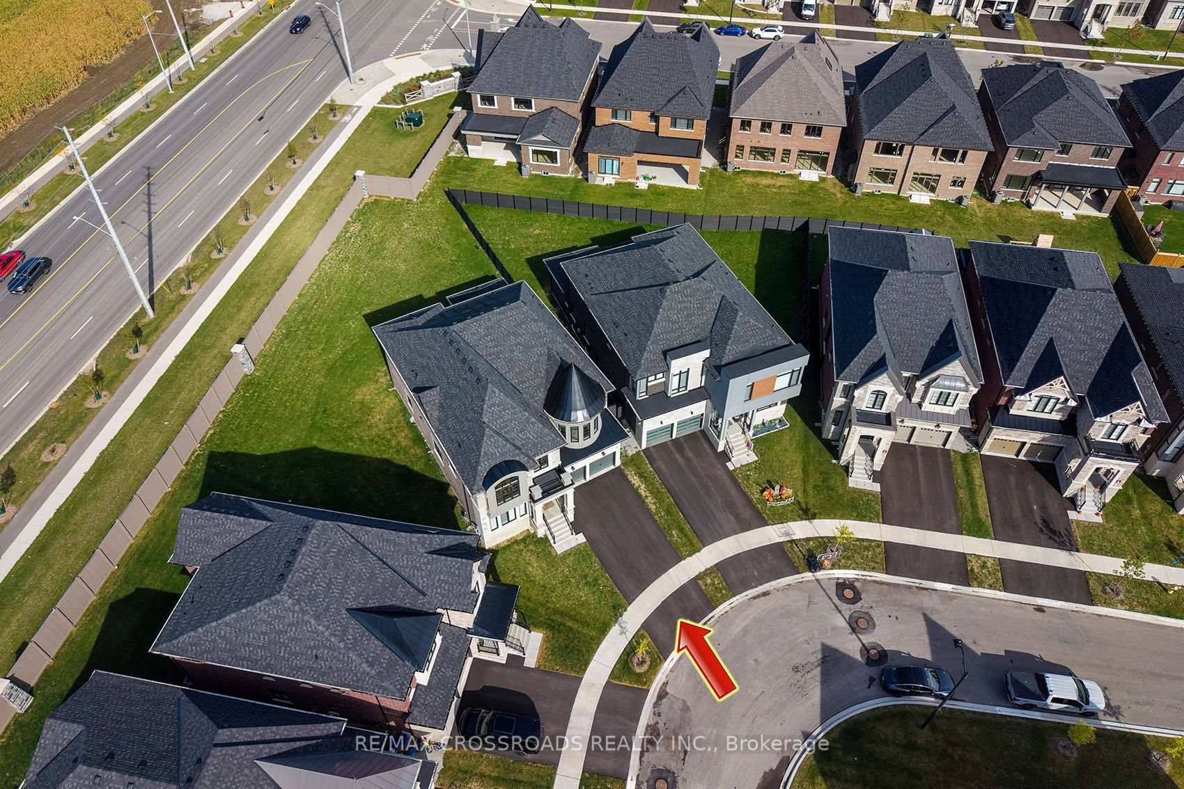 Photo 3 of 65 Terravista Crescent, Vaughan, Vellore Village — HOMEH