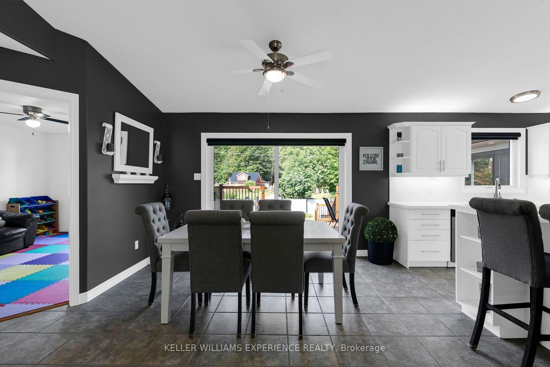 Photo 3 of 4 Downer Crescent, Wasaga Beach — HOMEH