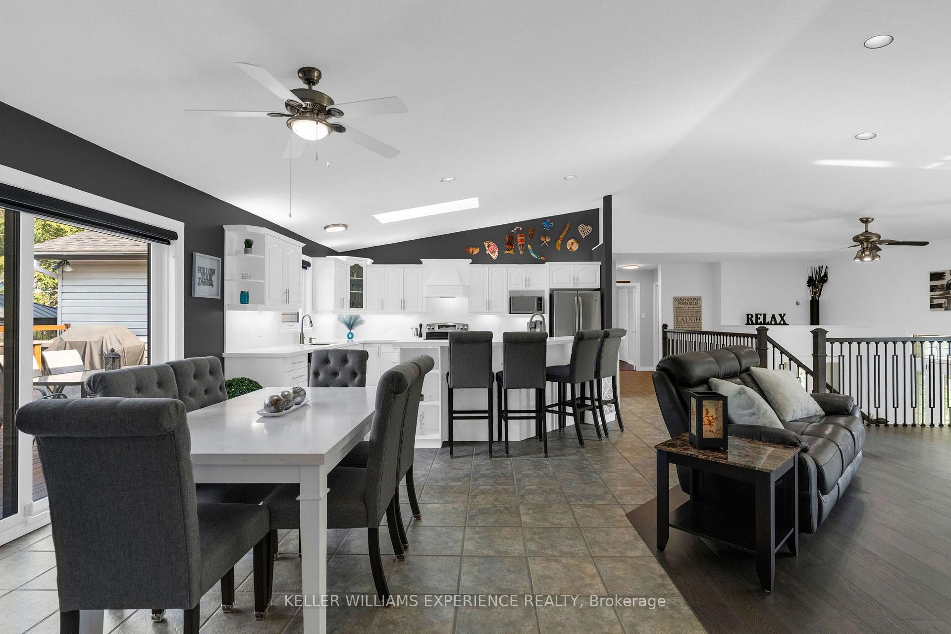 Photo 6 of 4 Downer Crescent, Wasaga Beach — HOMEH