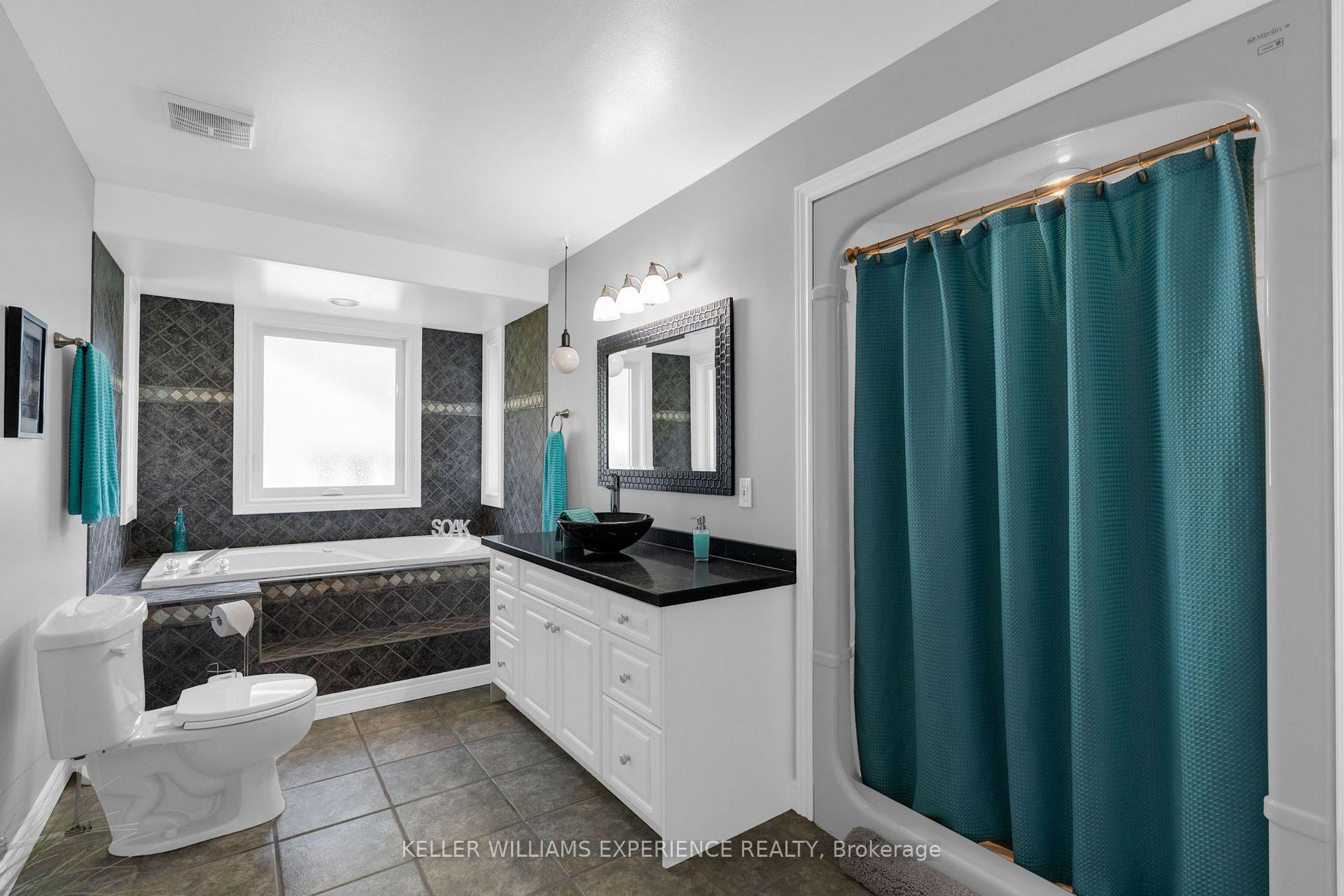 Photo 12 of 4 Downer Crescent, Wasaga Beach — HOMEH