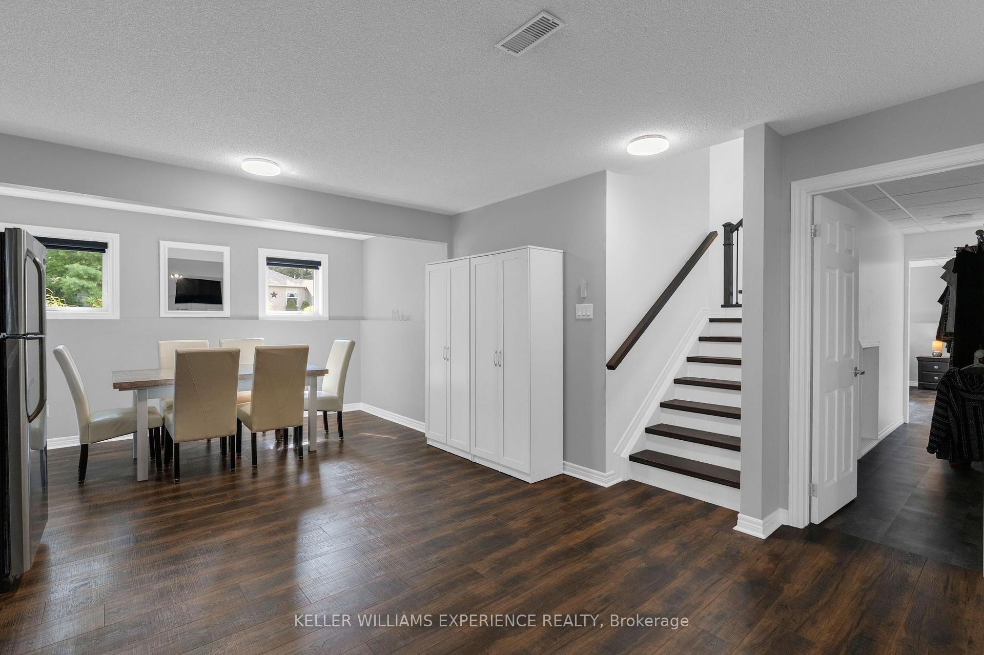 Photo 16 of 4 Downer Crescent, Wasaga Beach — HOMEH